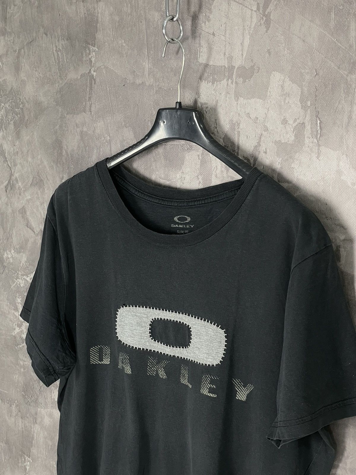Japanese Brand × Oakley × Vintage Oakley Vintage 3D Logo Y2K Archival 90s T shirt Size US L / EU 52-54 / 3 - 5 Thumbnail
