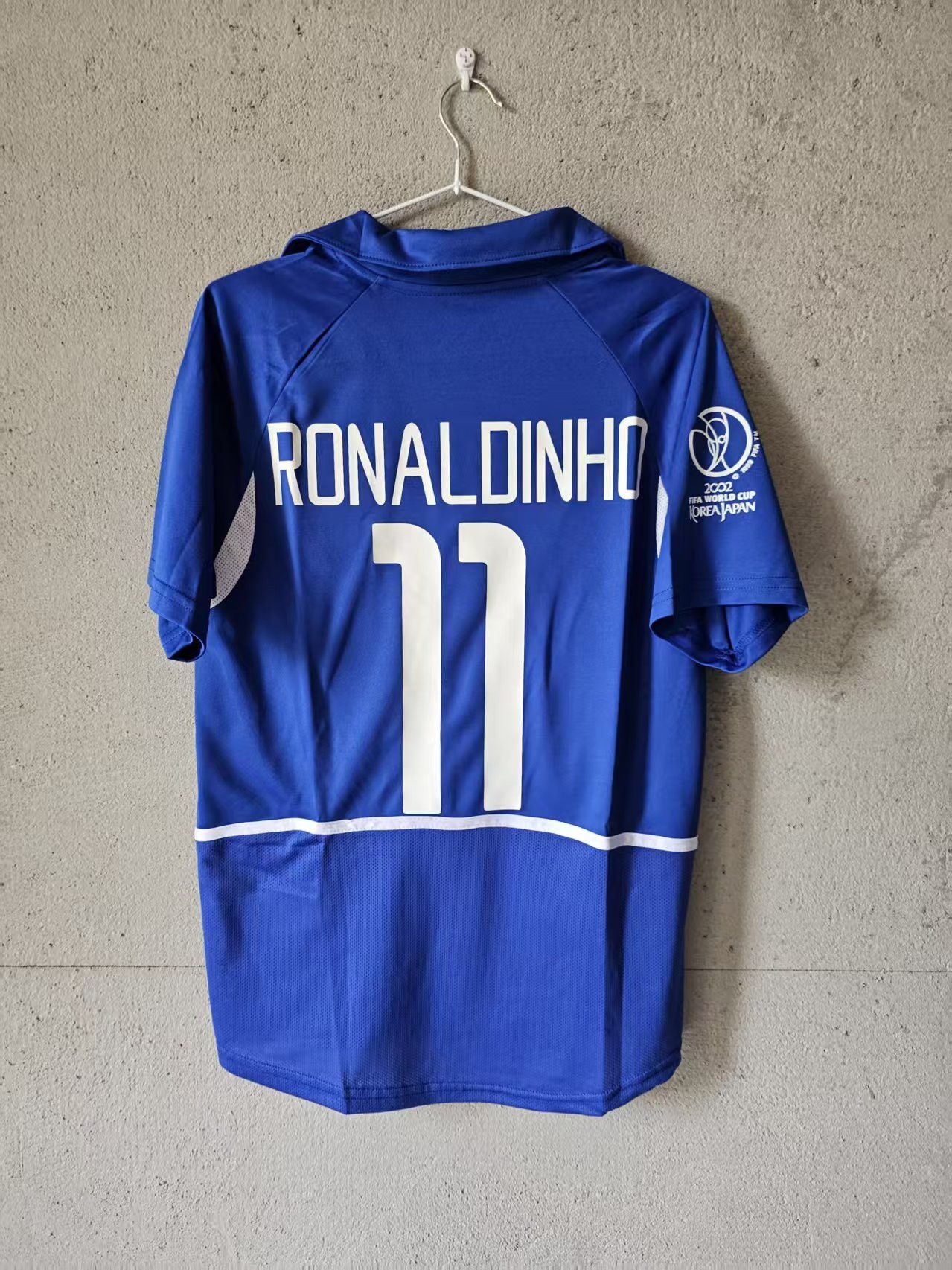 Other Ronaldinho Jersey 2002 Brazil Blue Size US S / EU 44-46 / 1 - 2 Thumbnail