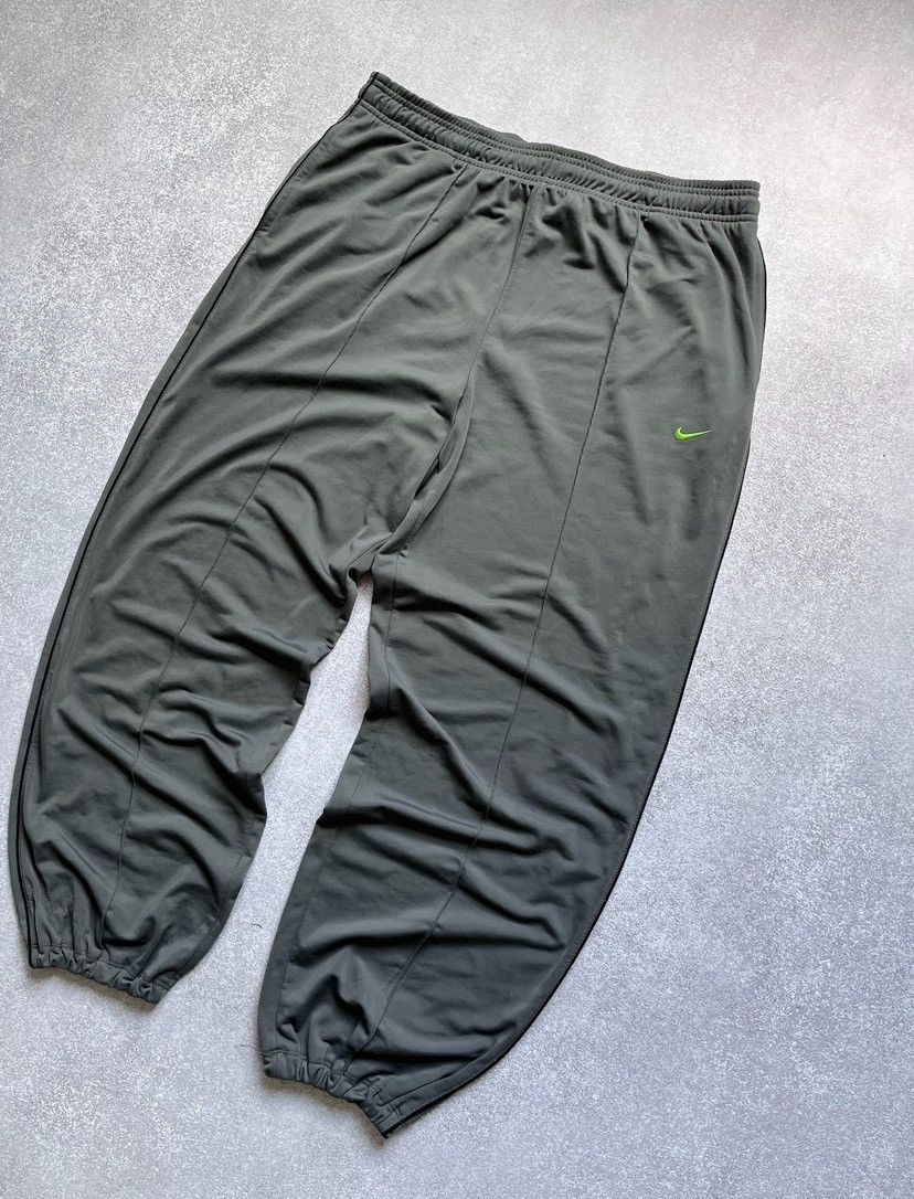 Nike × Vintage Vintage Nike Swoosh Baggy Nylon Trackpants Y2K XL Size US 36 / EU 52 - 3 Thumbnail