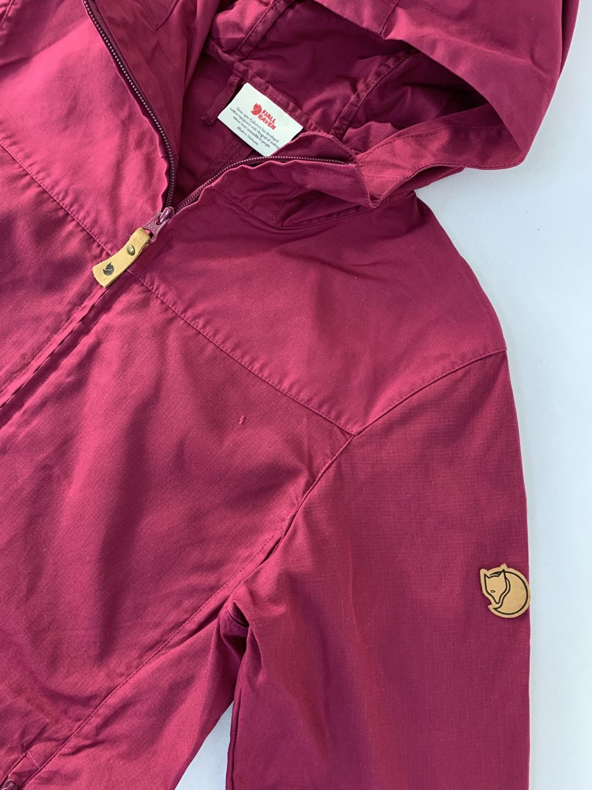 Fjallraven Fjallraven Stina Jacket Hooded Maroon Outdoor Gear Hiking Size S / US 4 / IT 40 - 3 Thumbnail