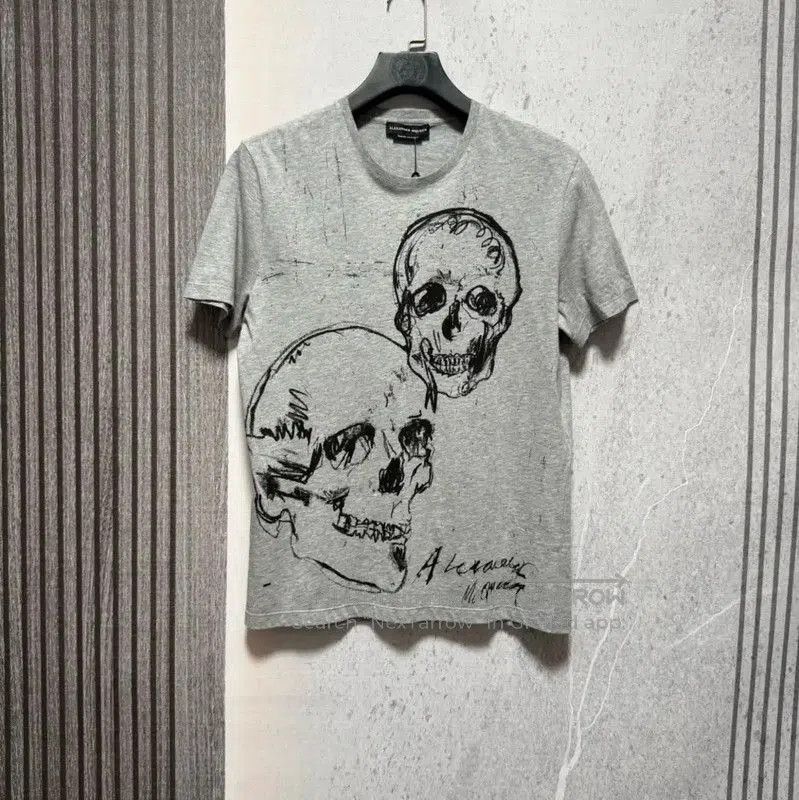 Alexander McQueen Alexander McQueen Men's Skull Print T-Shirt . Size US S / EU 44-46 / 1 - 1 Thumbnail