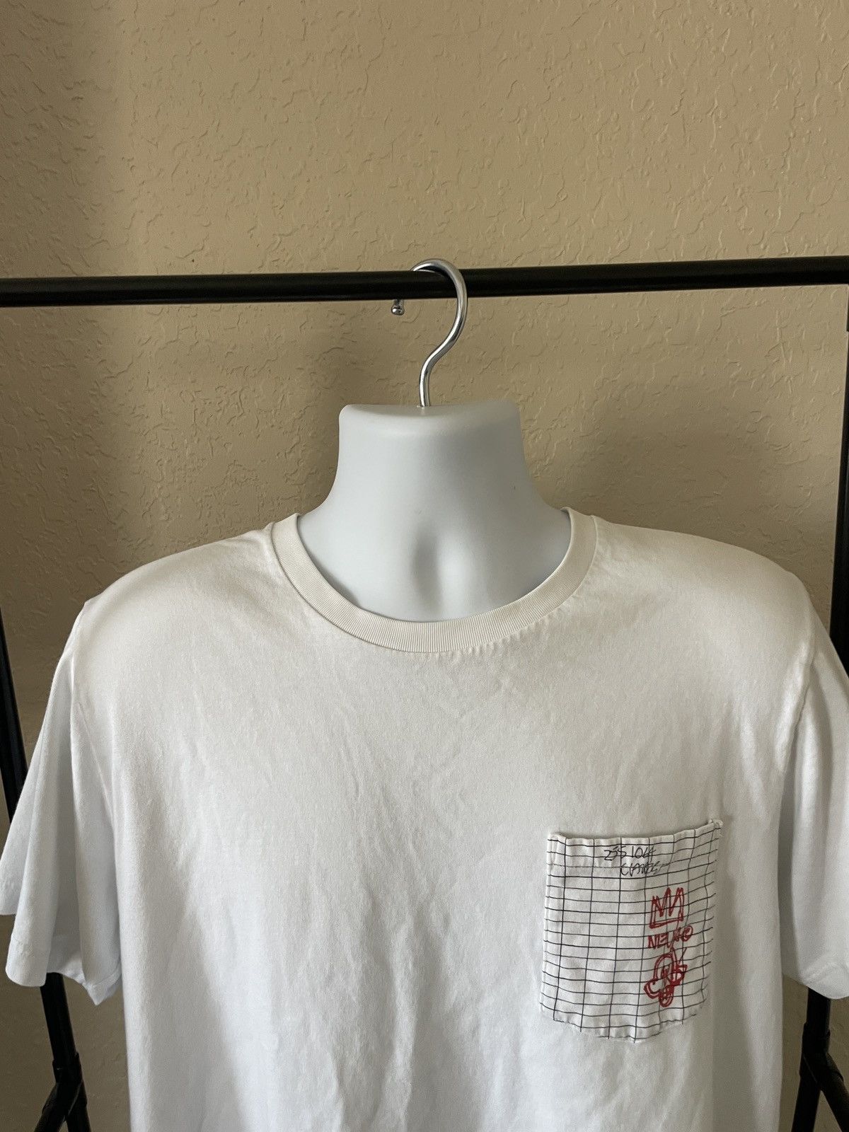 Jean-Michel Basquiat Uniqlo Jean-Michel Basquiat 1 Pocket tee Size US XL / EU 56 / 4 - 3 Thumbnail