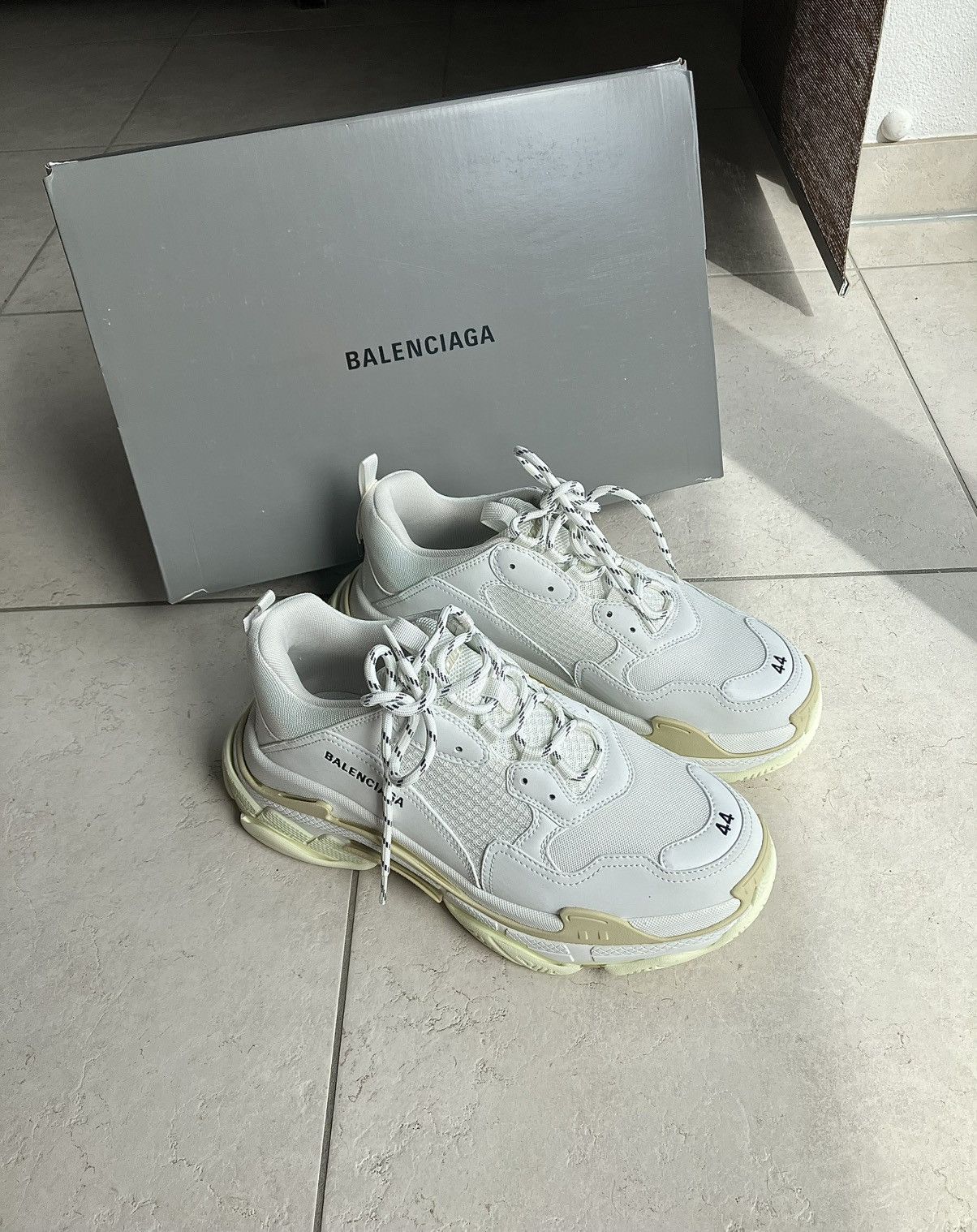 Balenciaga Balenciaga Triple S - White/ Creme - 44 Size US 11 / EU 44 - 2 Thumbnail
