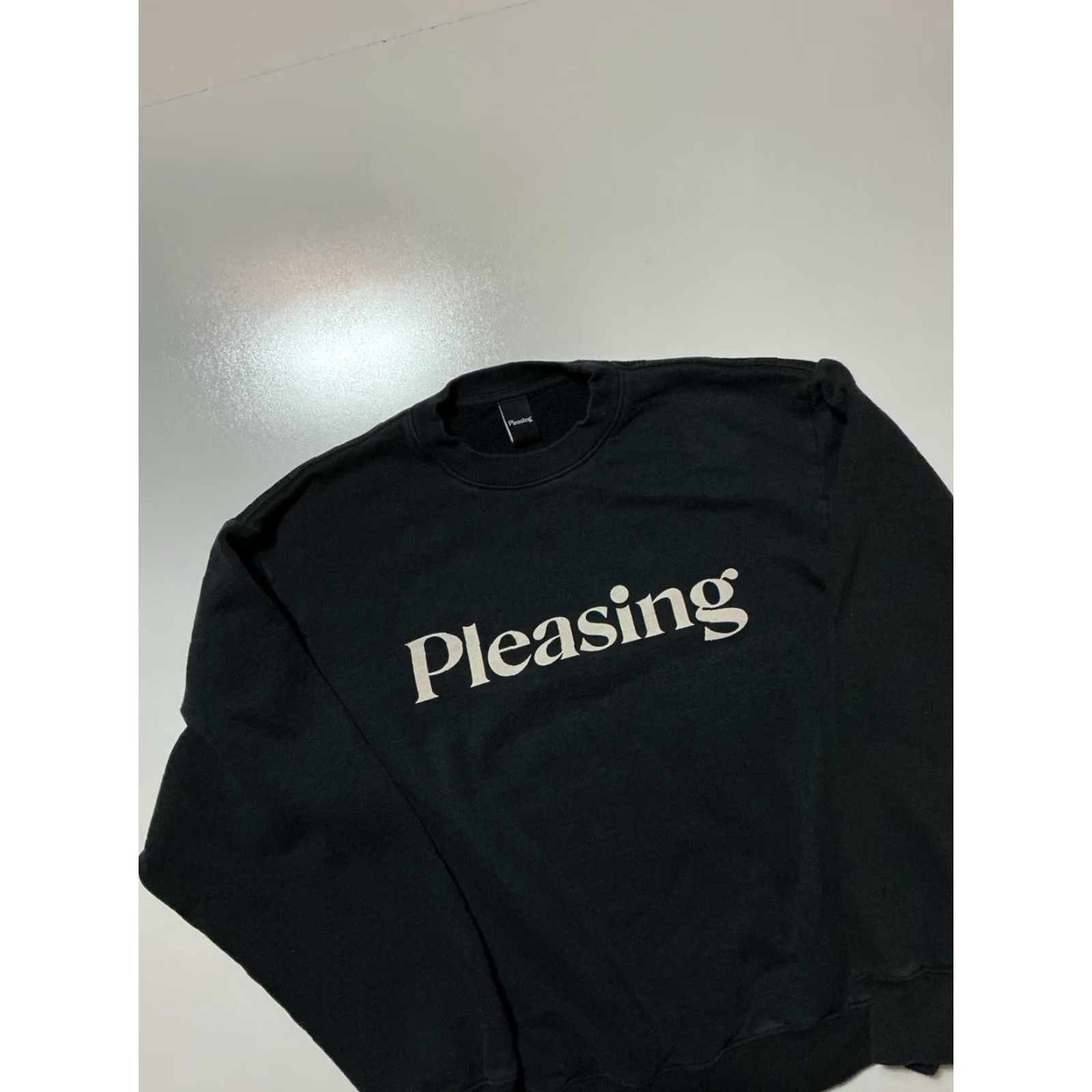 Vintage Harry Styles Pleasing Black Fleece Official Pullover Crewneck Sweatshirt Sz. S Unisex Adults Size US S / EU 44-46 / 1 - 3 Thumbnail