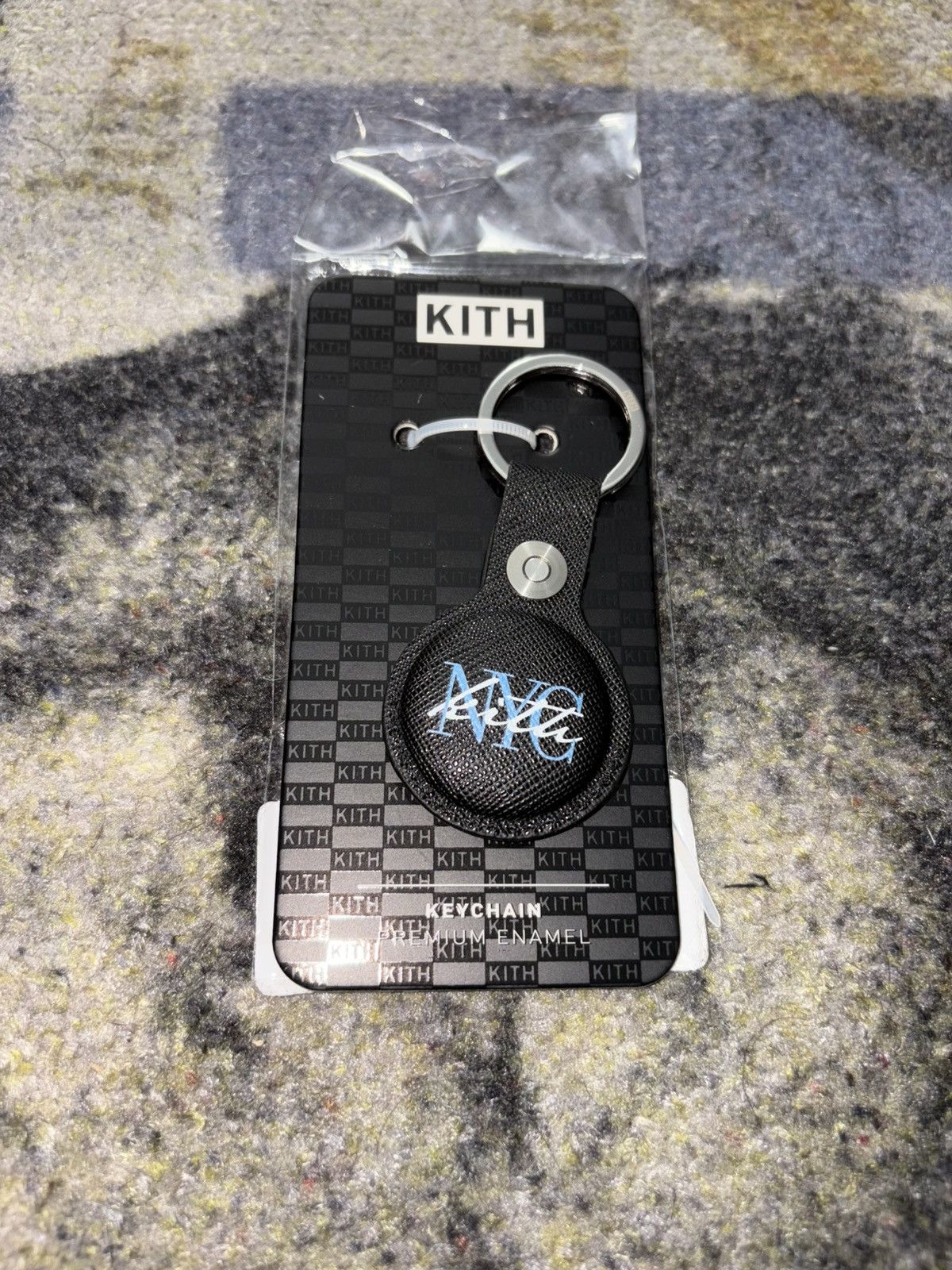 Kith Kith NYC Instore Exclusive Airtag Keychain Size ONE SIZE - 1 Thumbnail