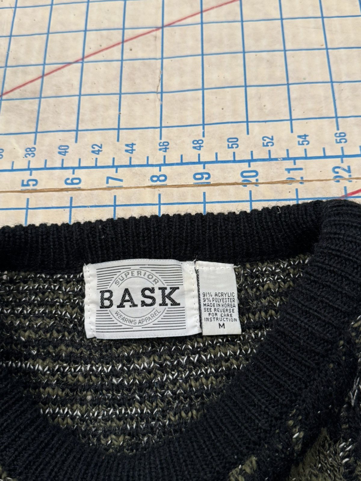 Vintage Vintage Bask Patterned Knit Sweater Mens Size Medium Black Size US M / EU 48-50 / 2 - 5 Thumbnail
