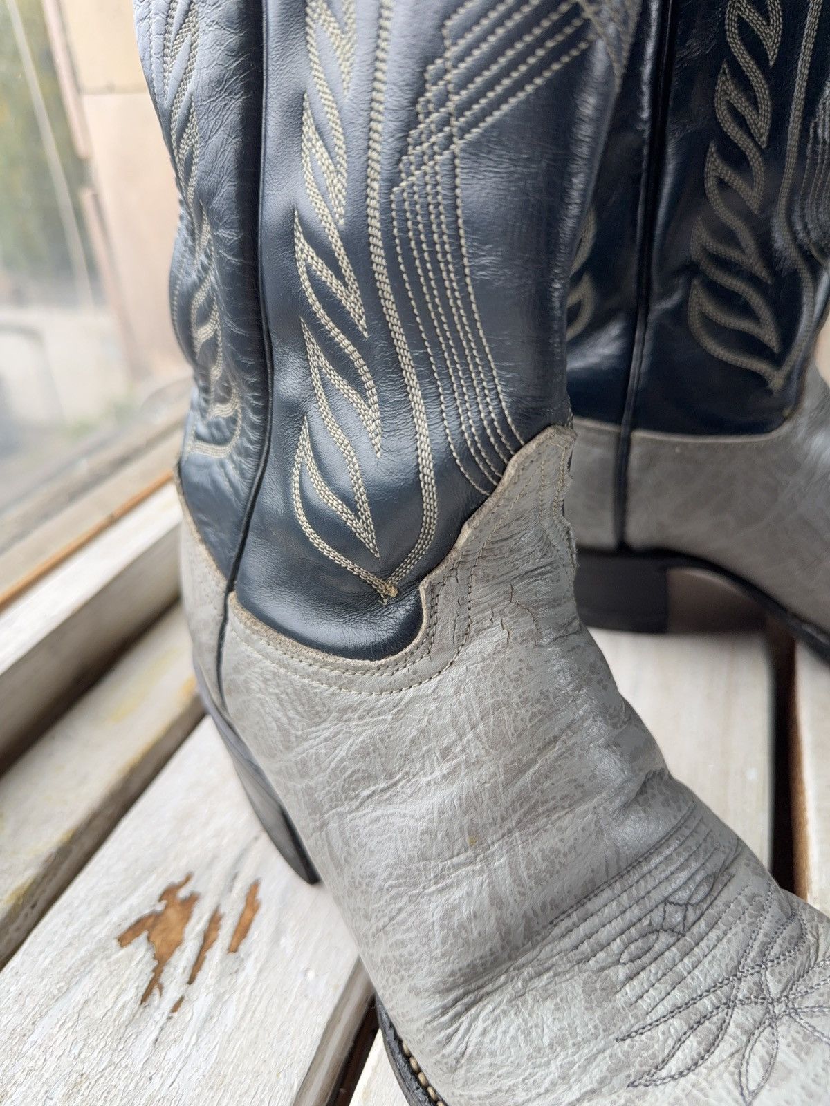 Tony Lama 00s Tony Lama M8119 Gray Navy Leather Cowboy Boots 7 R USA Size US 7 / EU 40 - 10 Thumbnail