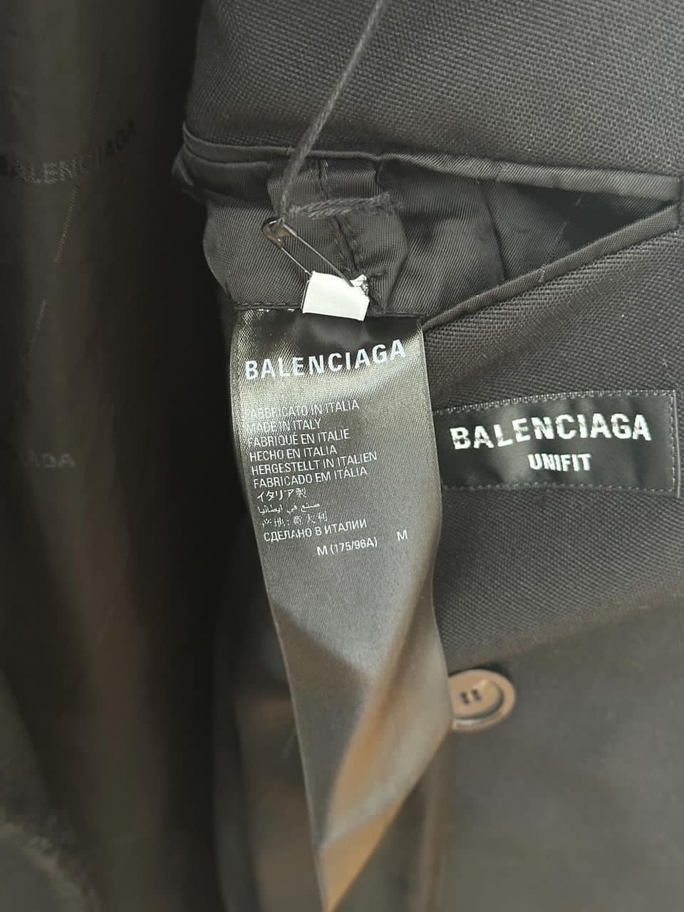 Balenciaga - Balenciaga destroyed blazer Size US M / EU 48-50 / 2 - 5 Thumbnail