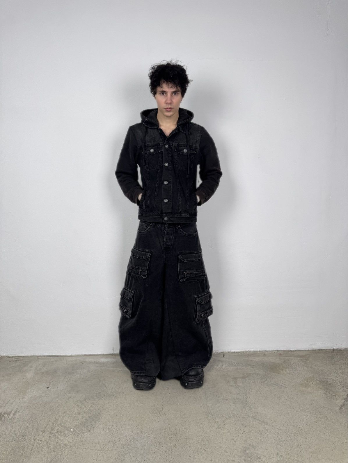 Other Extra Oversized Cargo Jeans Size US 36 / EU 52 - 1 Thumbnail
