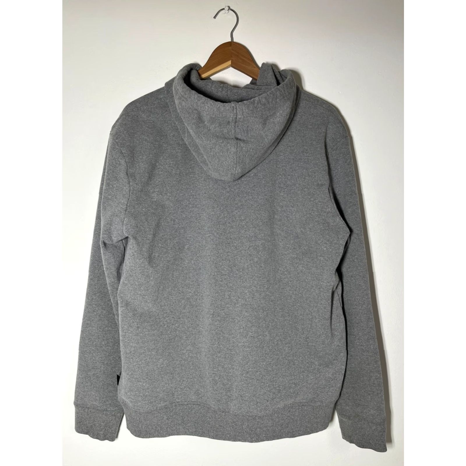 Patagonia Patagonia Men’s P-6 Logo Uprisal Hoody Shirt Regular Large Gray 39539 Outdoor Classic Hooded Mens Size US L / EU 52-54 / 3 - 3 Thumbnail