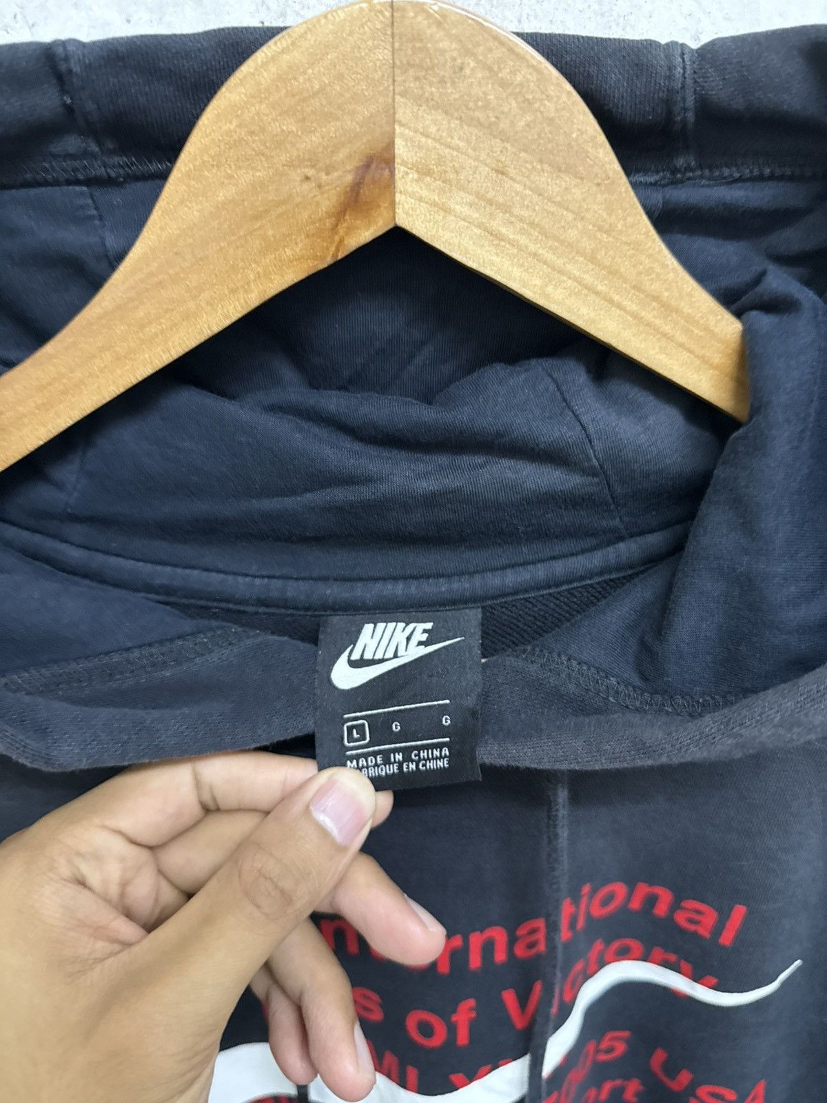 Nike 2000s Nike Rare MCMLXXII Faded Hoodie Size US L / EU 52-54 / 3 - 6 Thumbnail