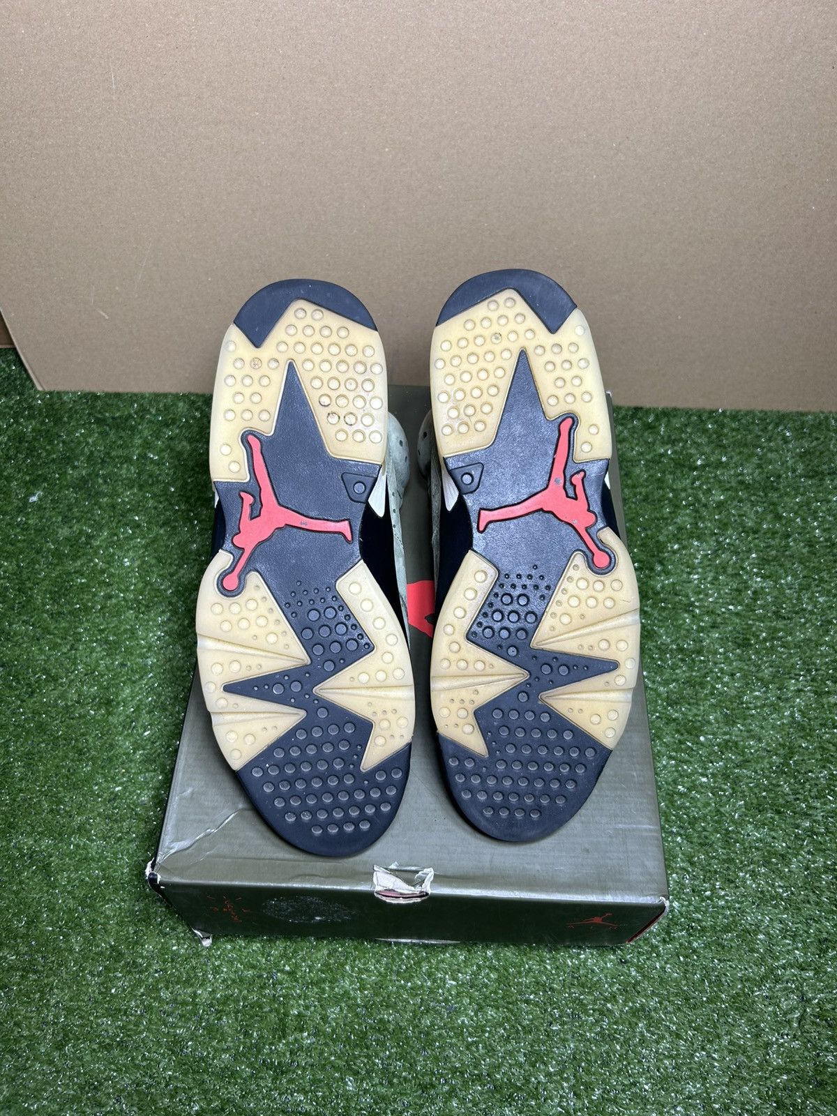 Jordan Brand × Travis Scott Jordan 6 Travis Scott Olive Size US 11.5 / EU 44-45 - 10 Thumbnail