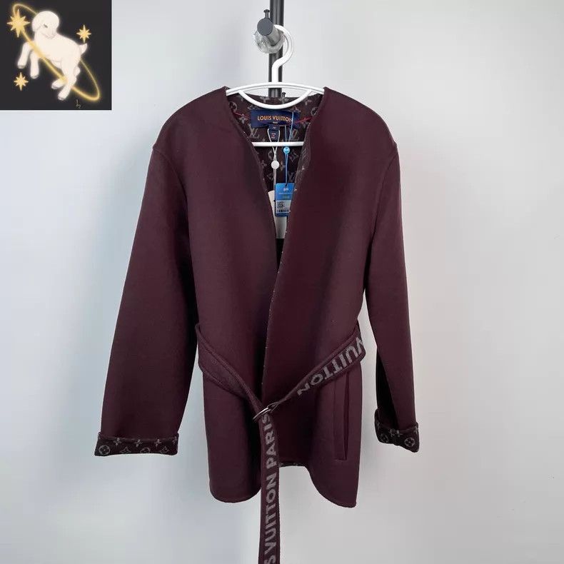 Louis Vuitton Louis Vuitton Burgundy mid-length coat with presbyopia pri Size XS / US 0-2 / IT 36-38 - 1 Thumbnail