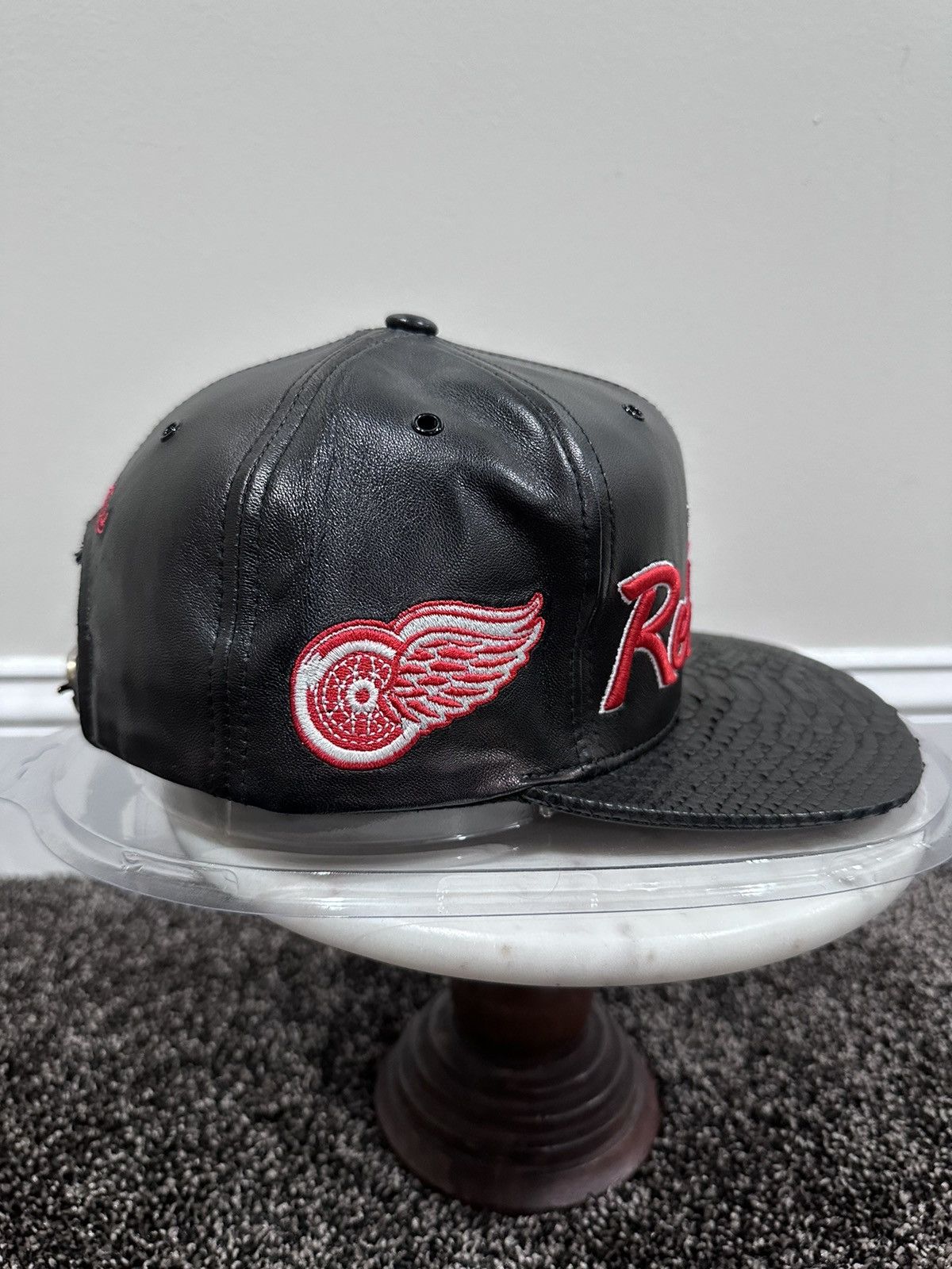 Just Don Just Don x Mitchell & Ness NHL Detroit Red Wings Leather Hat Size ONE SIZE - 2 Thumbnail