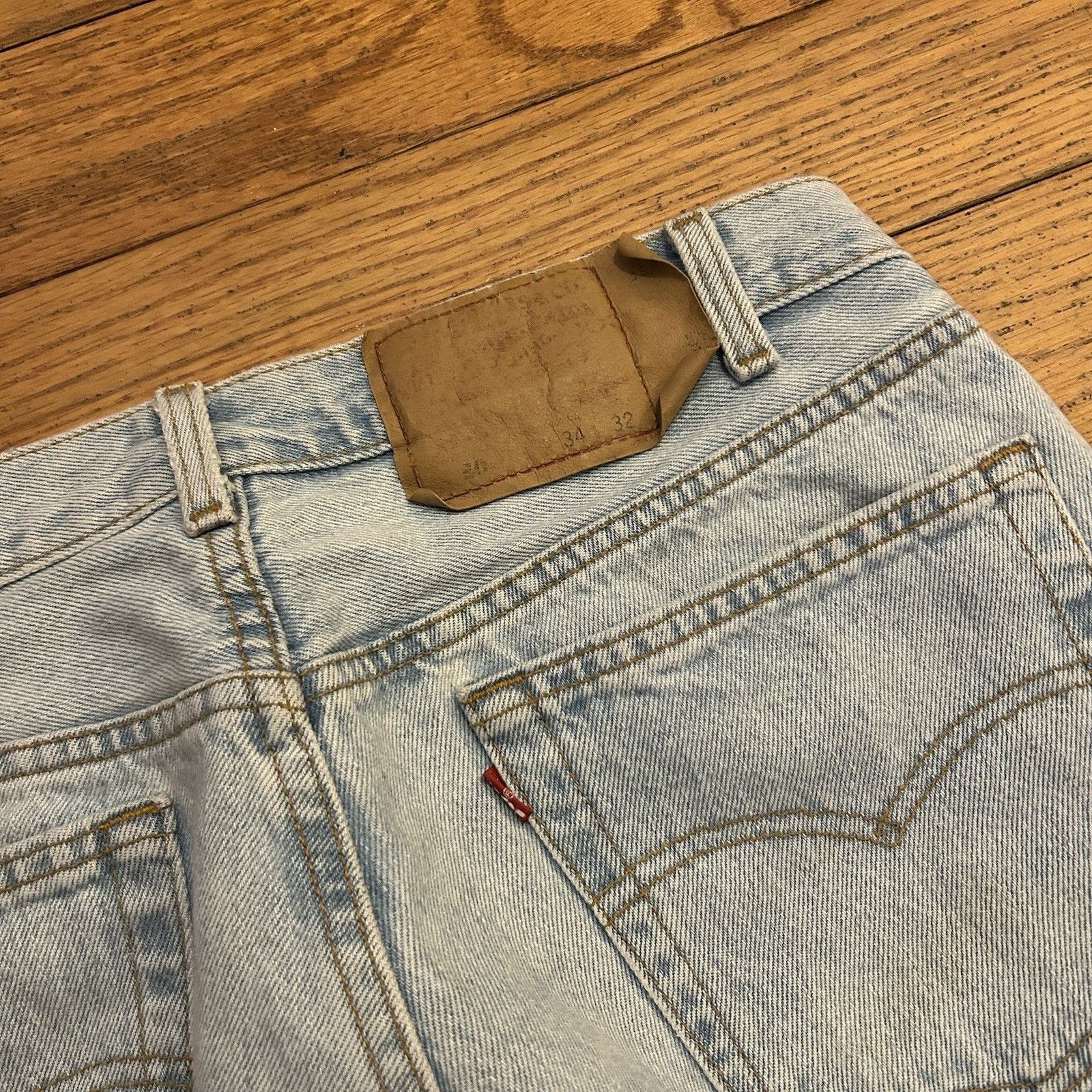 Levi's × Vintage 90s 501 0134 Button Fly Light Wash Cut Off Jeans 32x26 Size US 32 / EU 48 - 2 Thumbnail