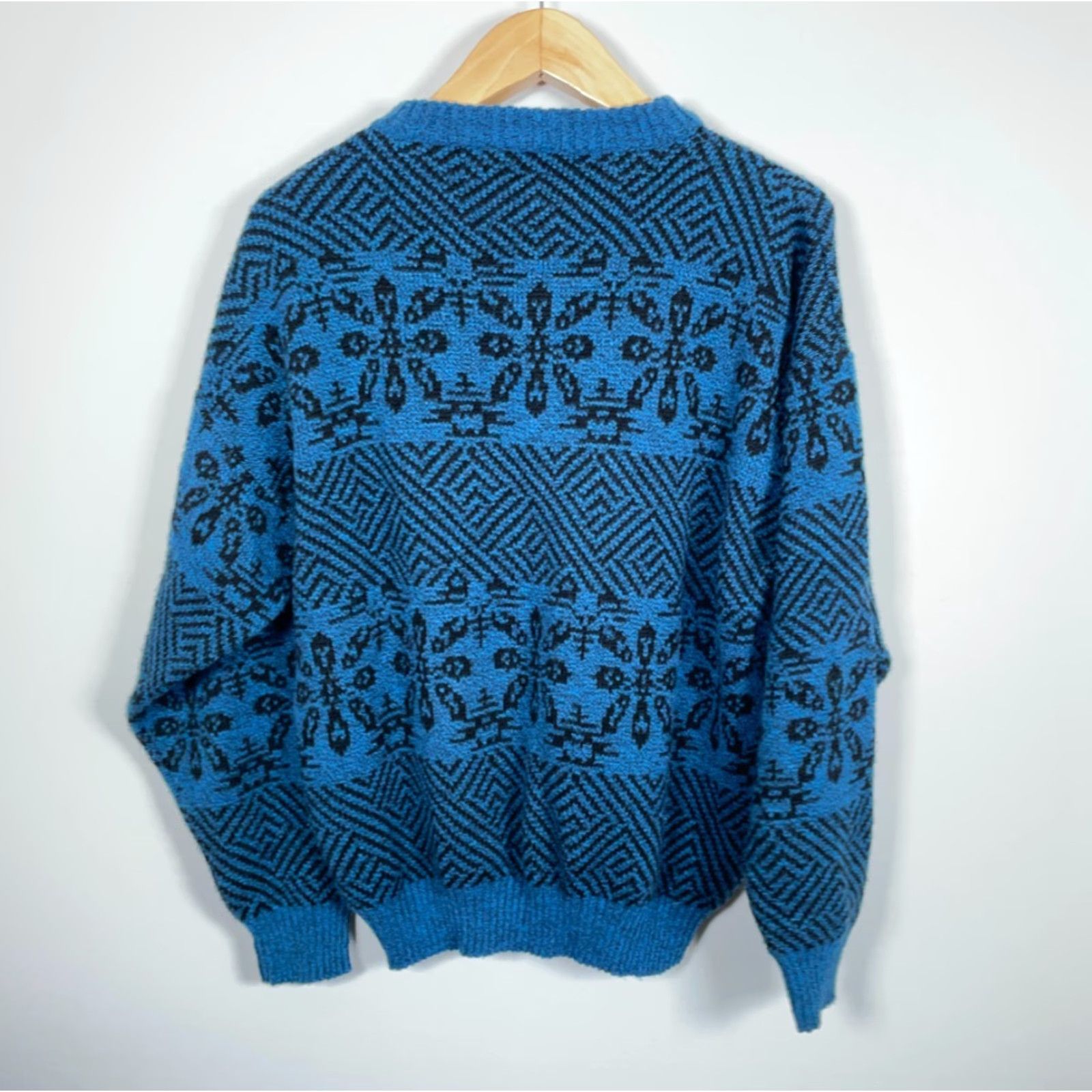 Vintage VINTAGE 90s Geometric Pattern Sweater Men's Large Blue Crewneck Italy Made Wool Blend Size US L / EU 52-54 / 3 - 2 Thumbnail
