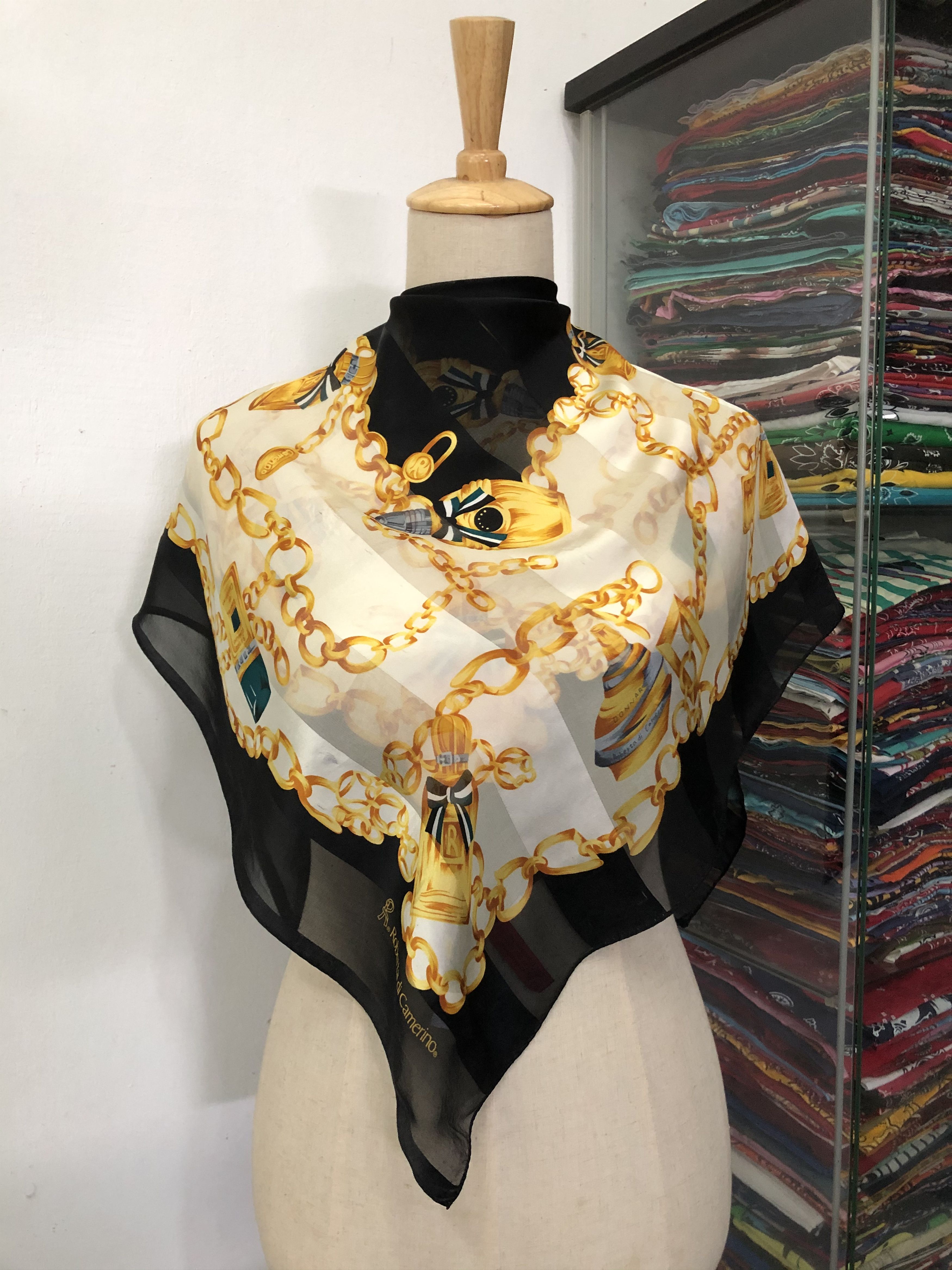 Roberta di Camerino Vintage Roberta Di Camerino Silk Scarf Size ONE SIZE - 1 Thumbnail