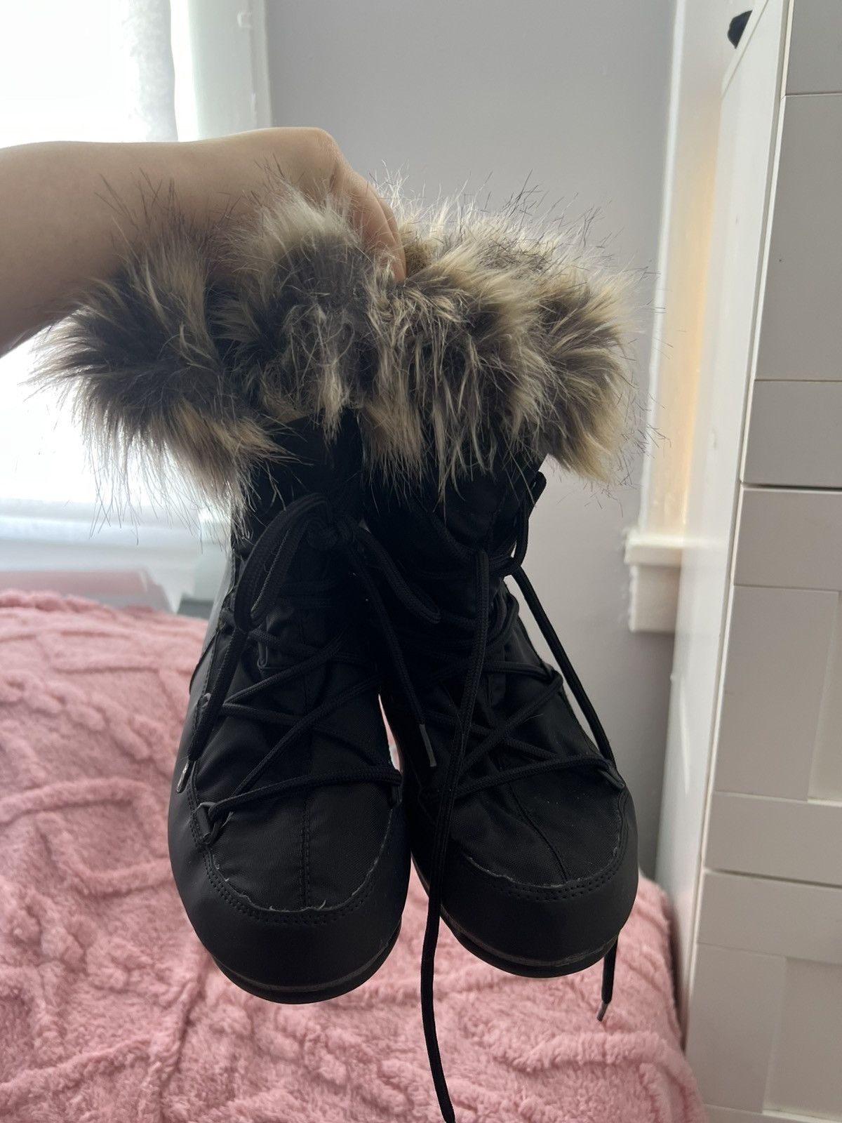 Moon Boot Vintage Fur Black Moon Boots Size US 6 / IT 36 - 2 Thumbnail