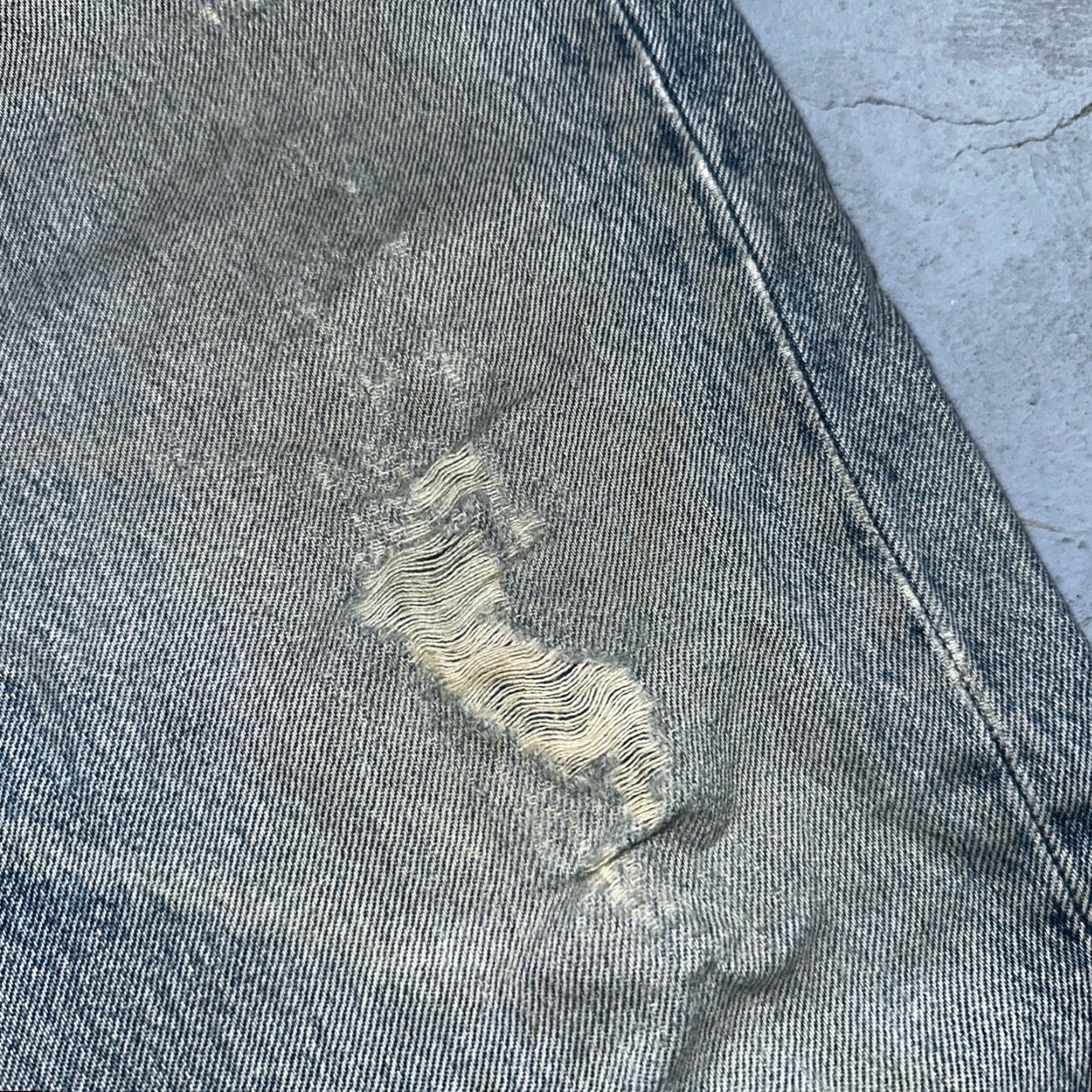 Levi's VINTAGE Levi's 501 90s USA Straight Leg Jeans Blue Light Wash 33x32 Mens Size US 33 - 6 Thumbnail