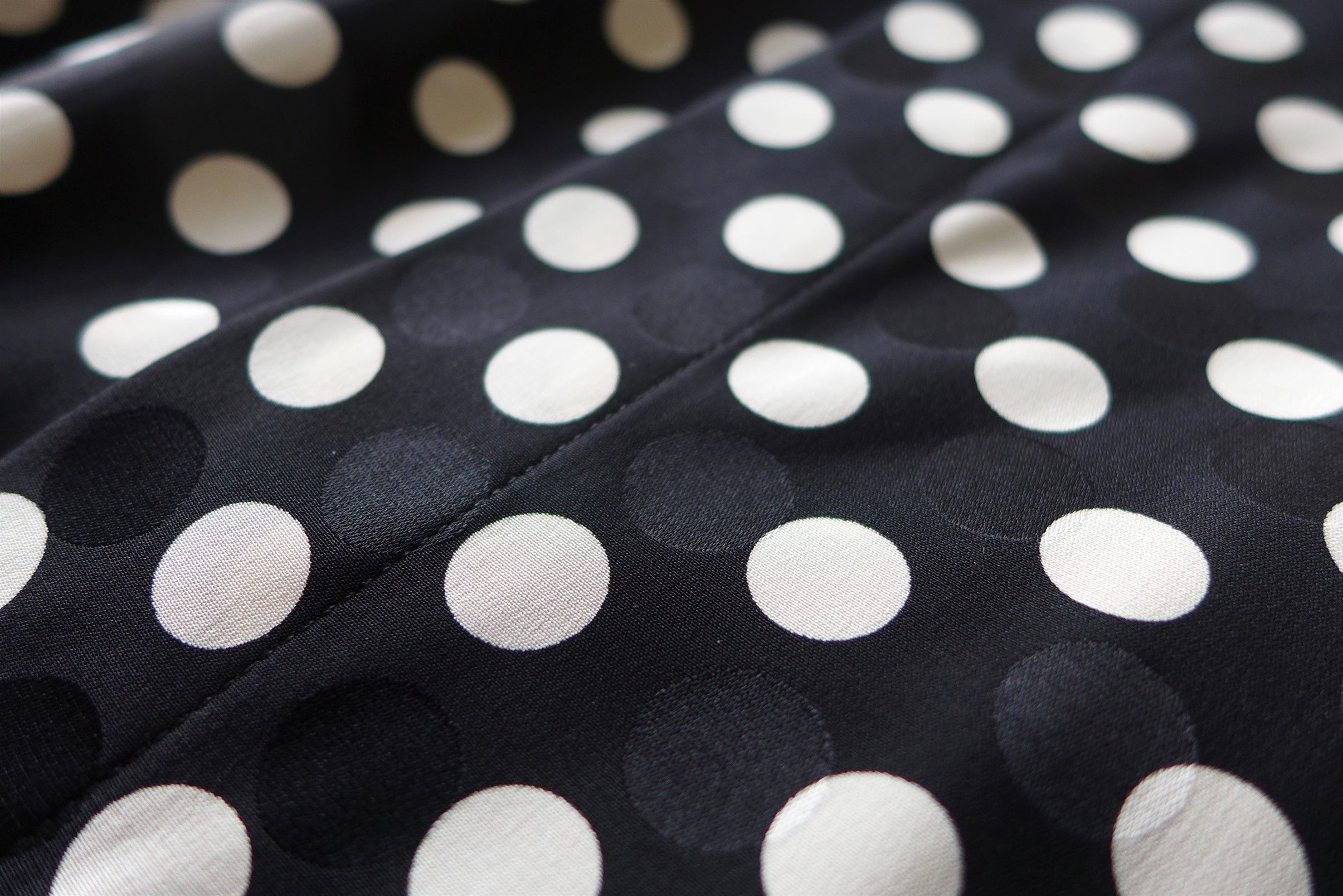 Saint Laurent Paris Saint Laurent Black Polka Dot Silk Shirt Size US XL / EU 56 / 4 - 15 Thumbnail