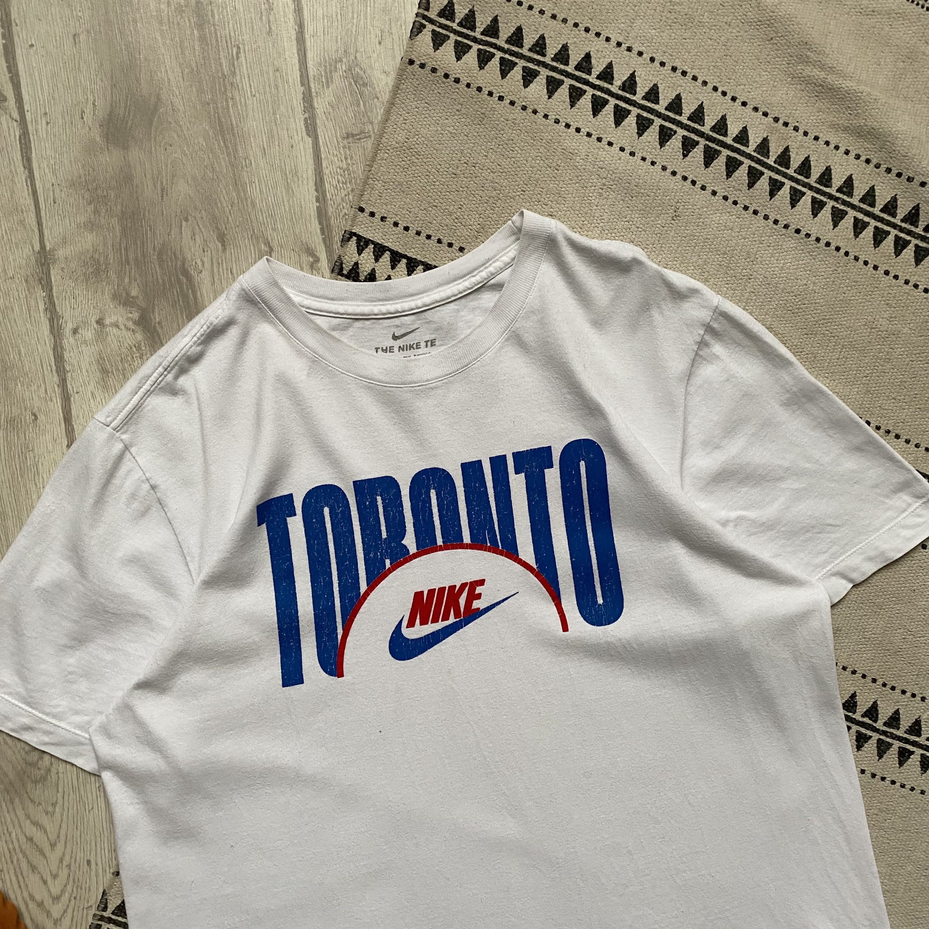 Nike 🇨🇦 Vintage 00s Nike Toronto distressed logo Tee Canada Size US M / EU 48-50 / 2 - 2 Thumbnail