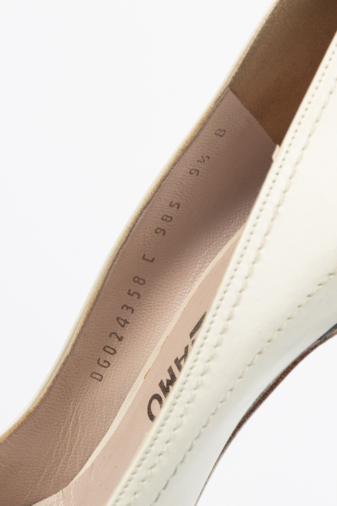Salvatore Ferragamo Salvatore Ferragamo Gannett 85 Kid Leather Fringe Pumps Size US 9.5 / IT 39.5 - 10 Thumbnail