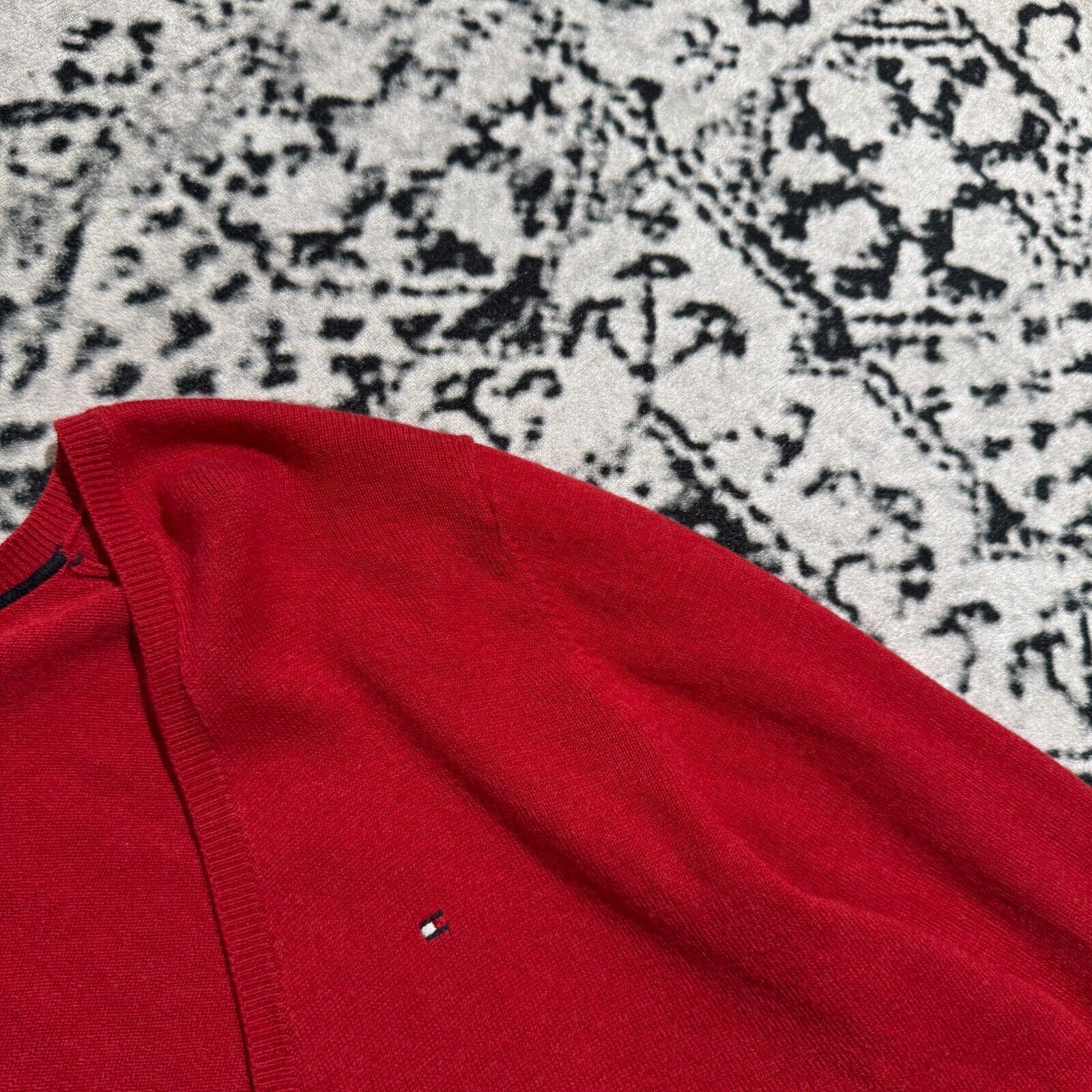 Tommy Hilfiger × Vintage Vintage Tommy Hilfiger Unisex Red Cotton Sweater Size XL Size US XL / EU 56 / 4 - 6 Thumbnail