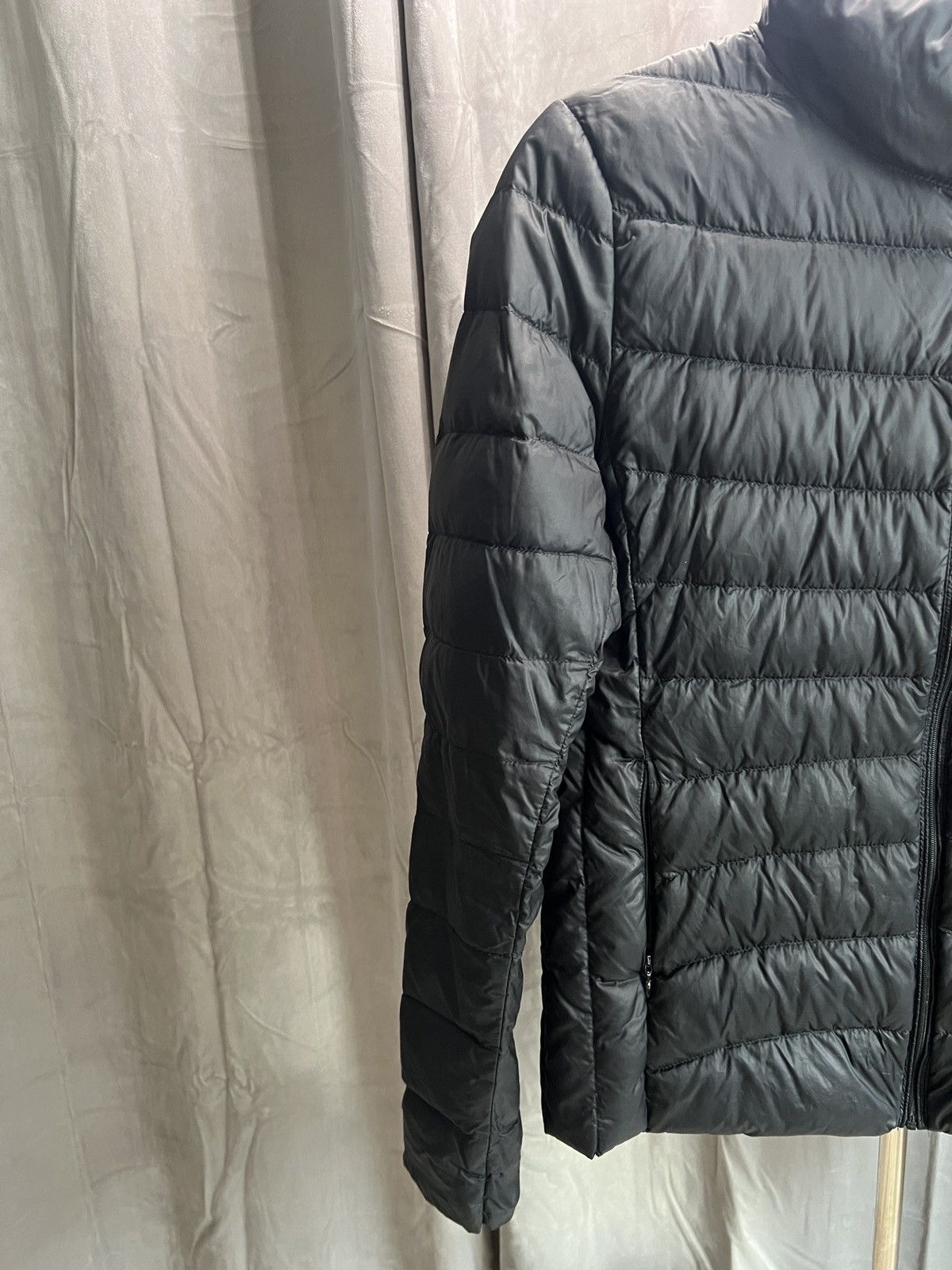 Uniqlo Uniqlo light black puffer Size US M / EU 48-50 / 2 - 2 Thumbnail