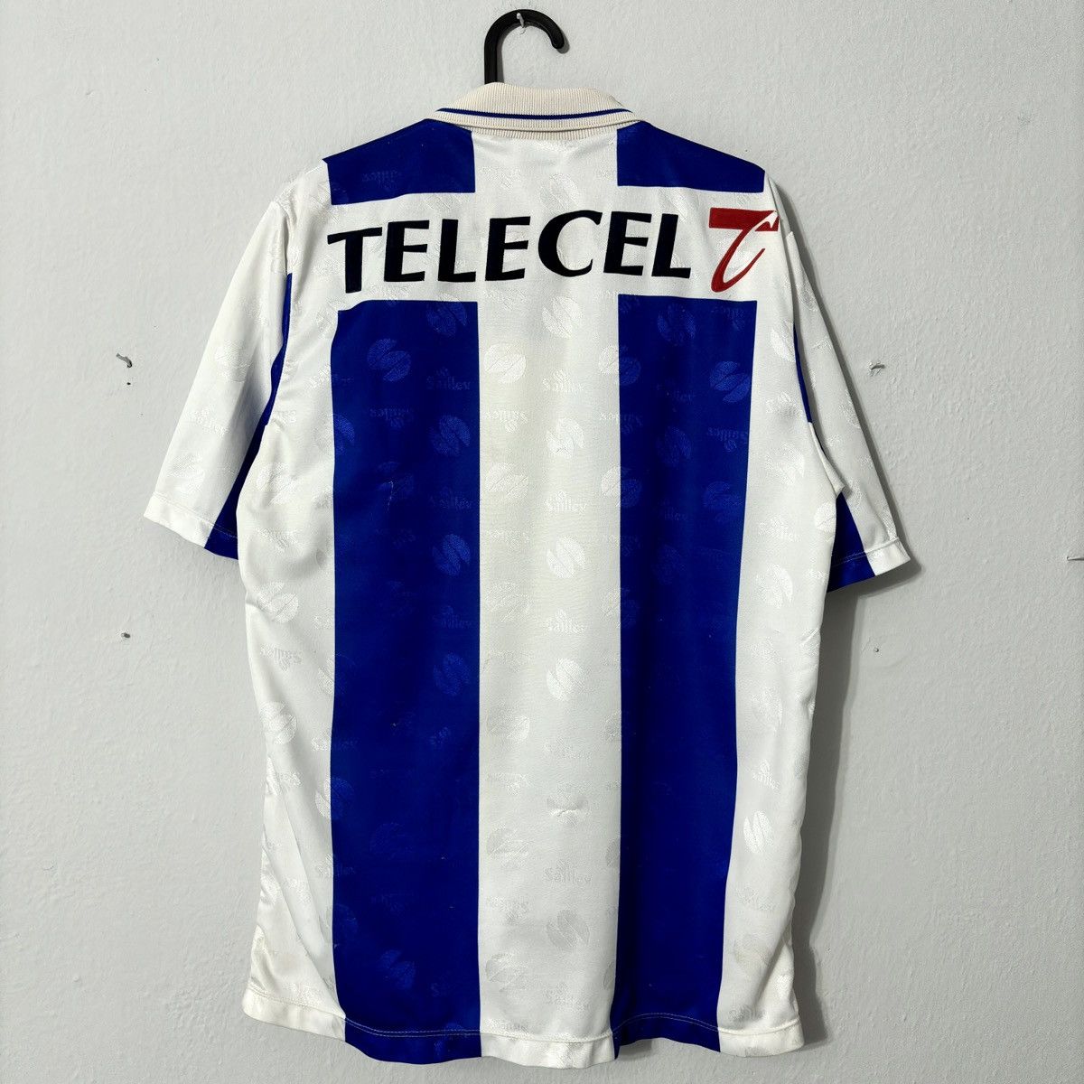 Vintage 1995 1996 FC Porto Retro Vintage Saillev Home Soccer Jersey Size US L / EU 52-54 / 3 - 10 Thumbnail