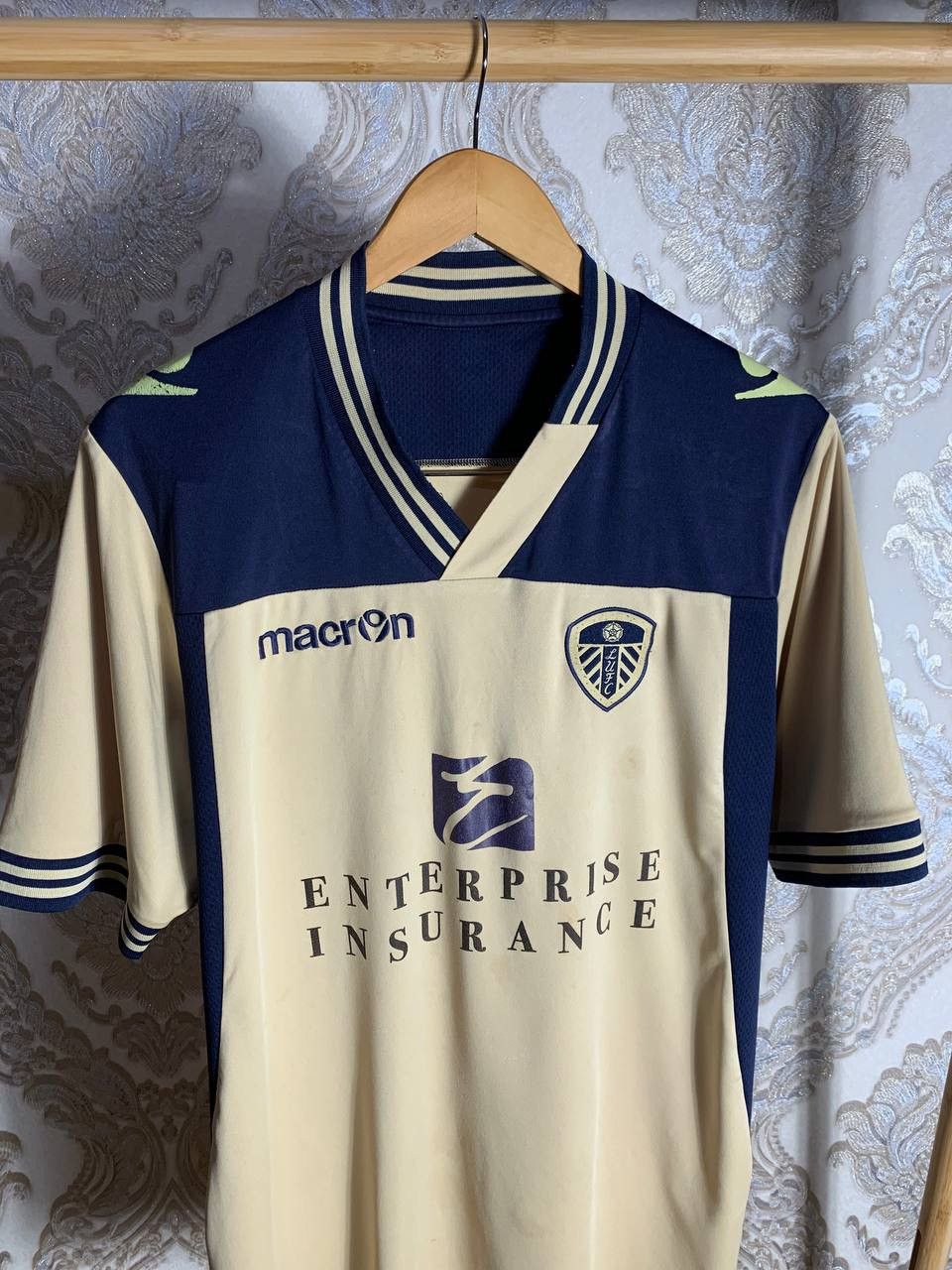 Macron × Vintage VERY RARE MACRON LEEDS UNITED ENGLAND SOCCER JERSEY Y2K 90s Size US XL / EU 56 / 4 - 4 Thumbnail