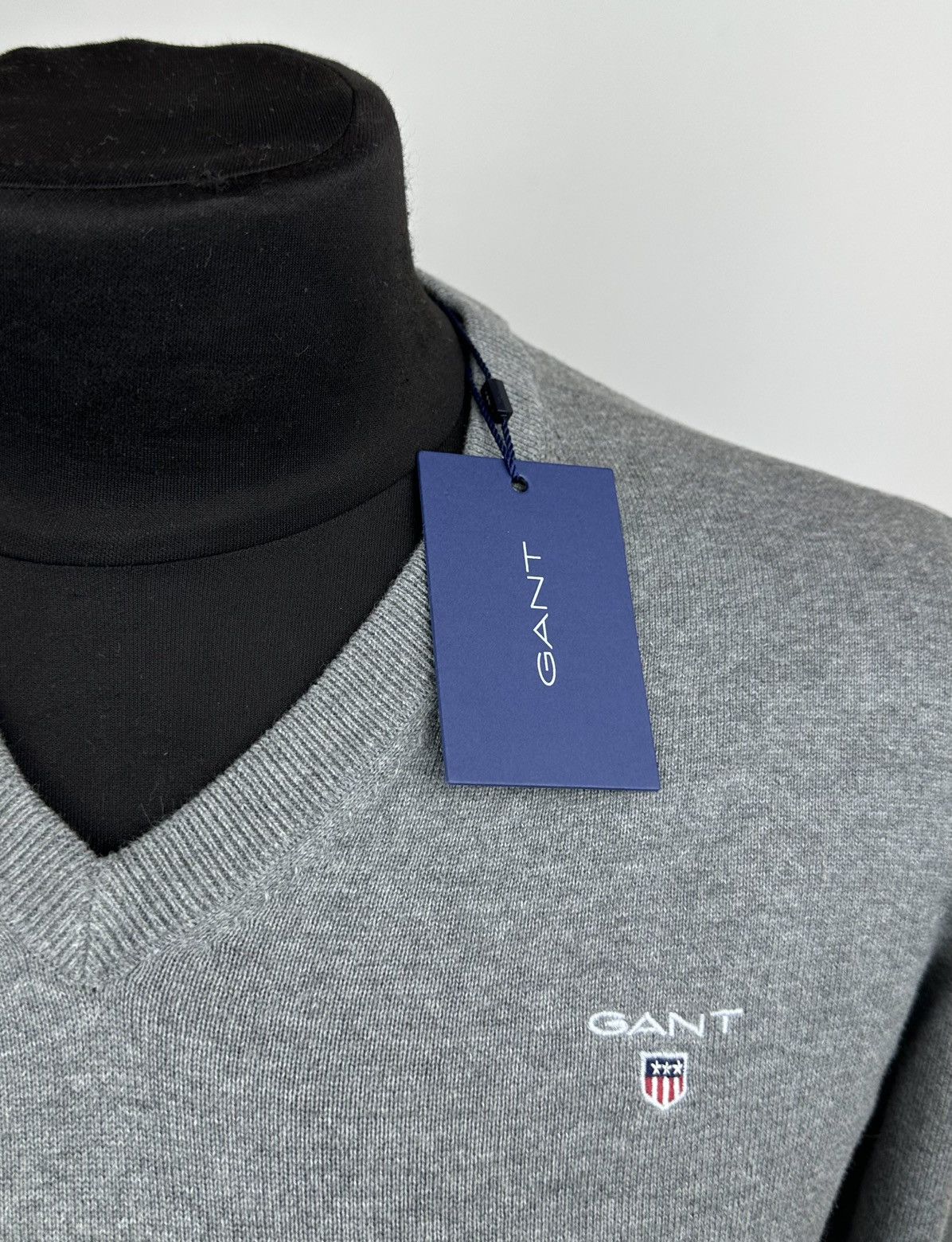 Gant GANT Men's Classic V-Neck Pullover Sweater Cotton Size M Size US M / EU 48-50 / 2 - 2 Thumbnail