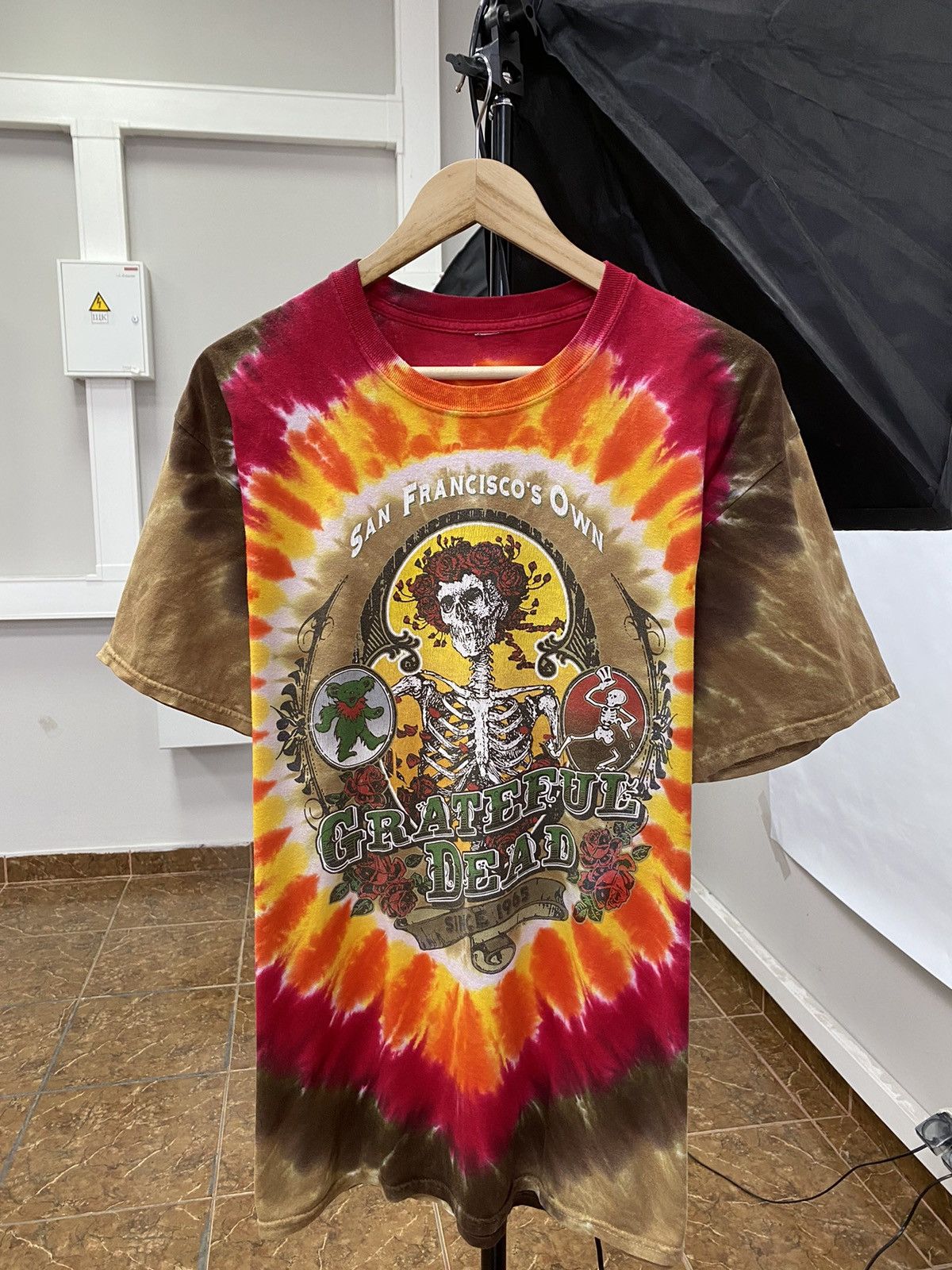 image of 1997 Grateful Dead T-Shirt Retro Hype Y2K, Men's (Size Large)