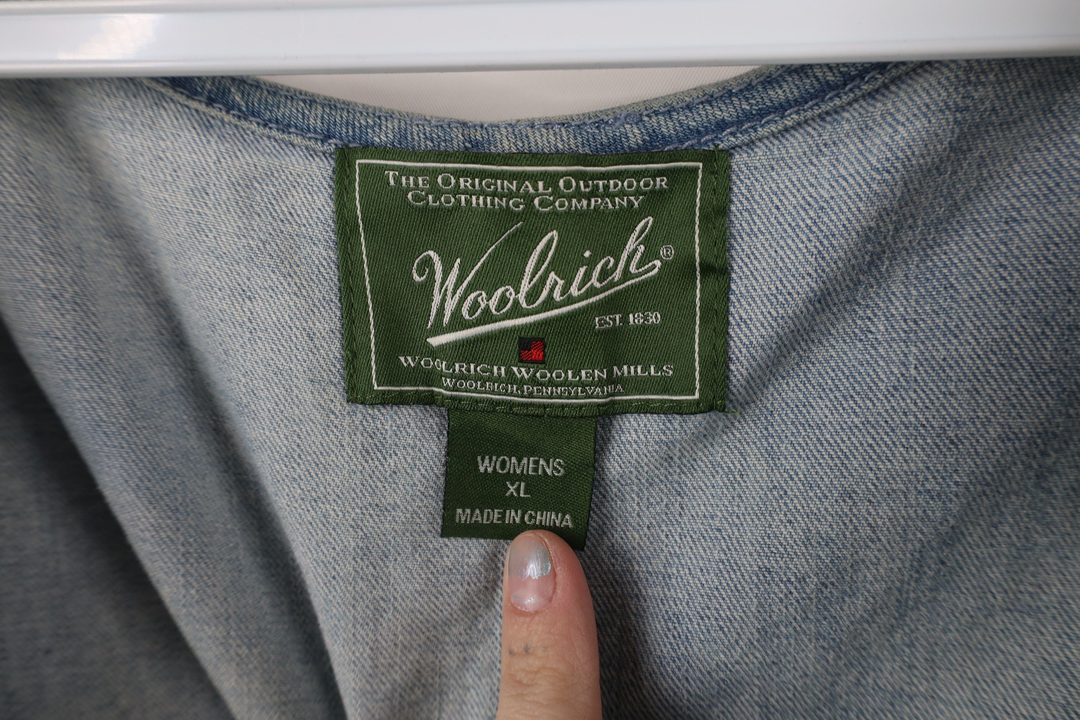 Vintage × Woolrich Woolen Mills Vintage 90s Woolrich Spell Out Denim Jean Vest Jacket Blue Size XL / US 12-14 / IT 48-50 - 6 Thumbnail