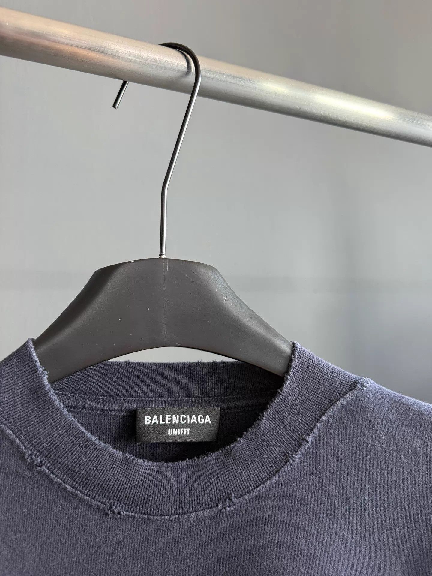 Balenciaga Balenciaga No Comment Cracked Print Distressed SS Tee Size XS / US 0-2 / IT 36-38 - 3 Thumbnail