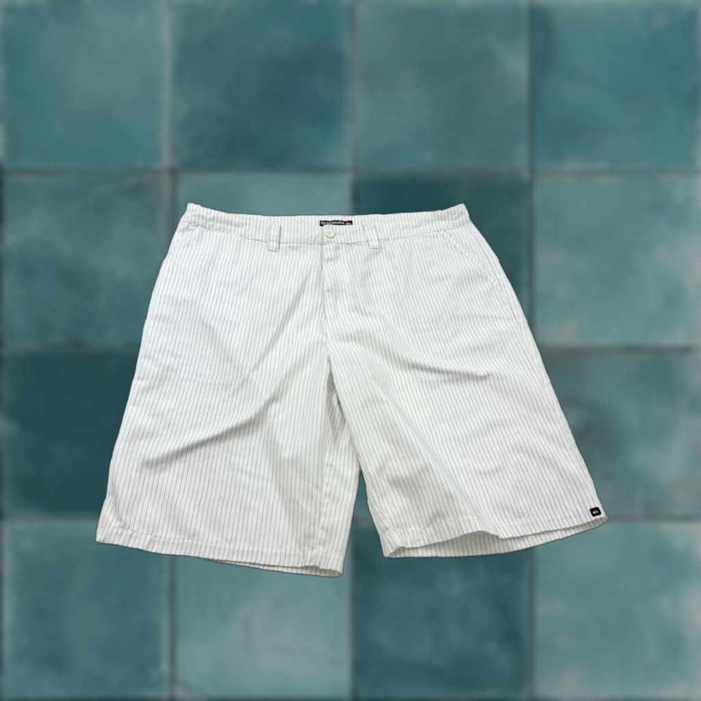 Quiksilver VINTAGE Quiksilver Shorts Men’s 40 White Pin Striped Baggy Size US 40 / EU 56 - 1 Thumbnail