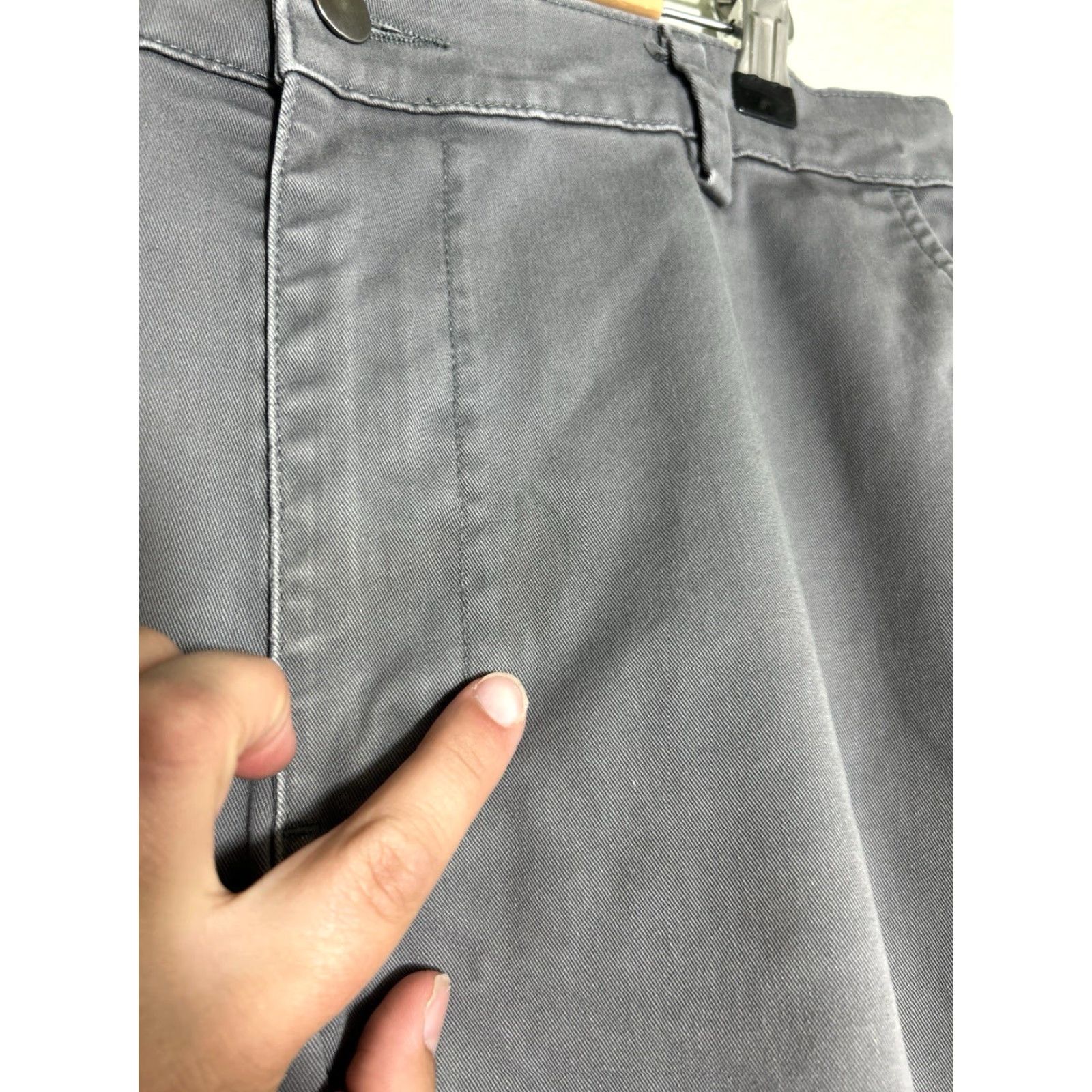 Duluth Trading Company Duluth Trading Co. 40 Grit Slim Fit Cargo Pants Mens Size 36x32 Gray Flat Front Zipper Button Workwear Casual Travel Boots Size US 36 / EU 52 - 6 Thumbnail