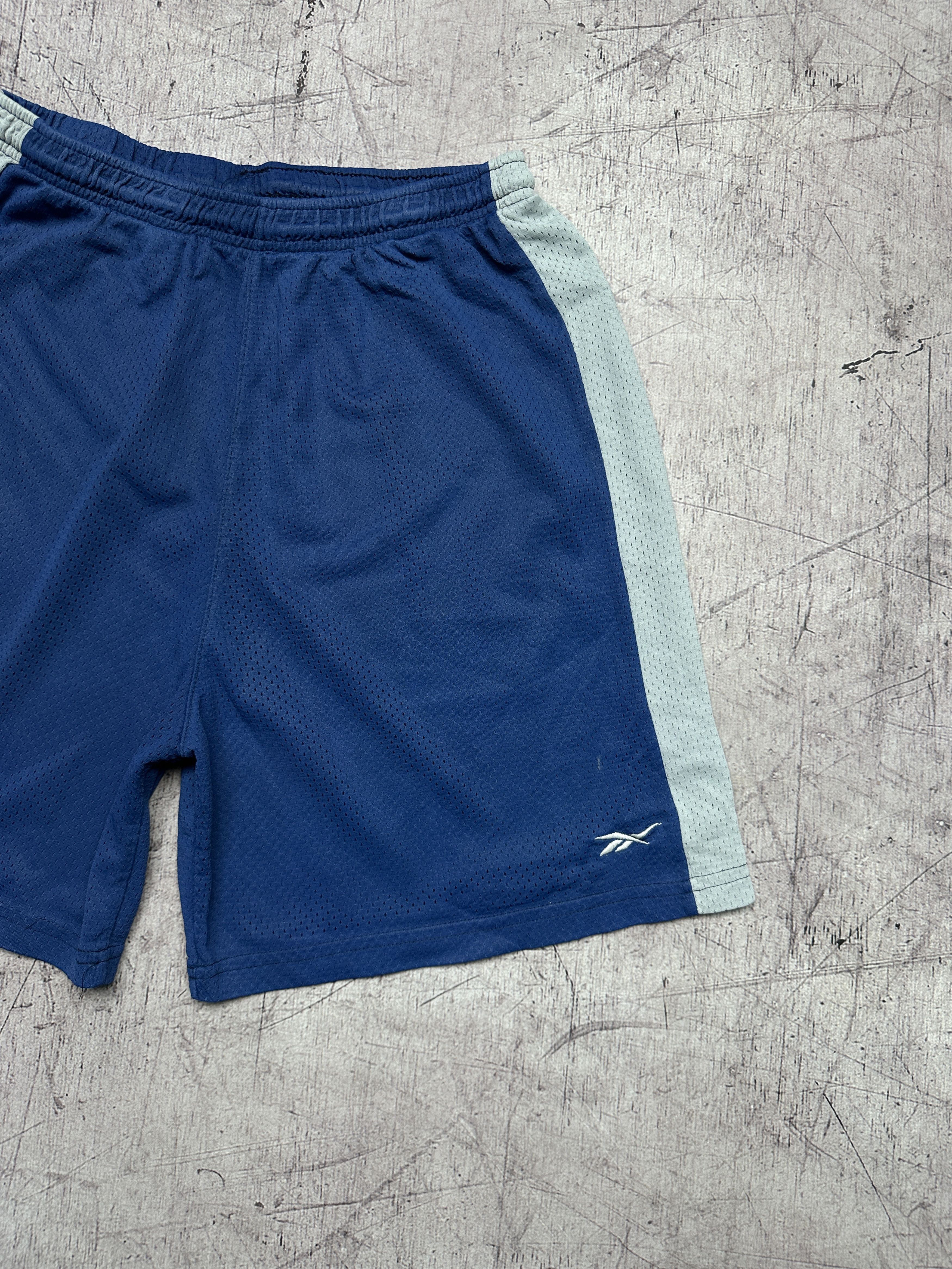 Reebok Reebok Vintage Mens Shorts Size US 34 / EU 50 - 2 Thumbnail
