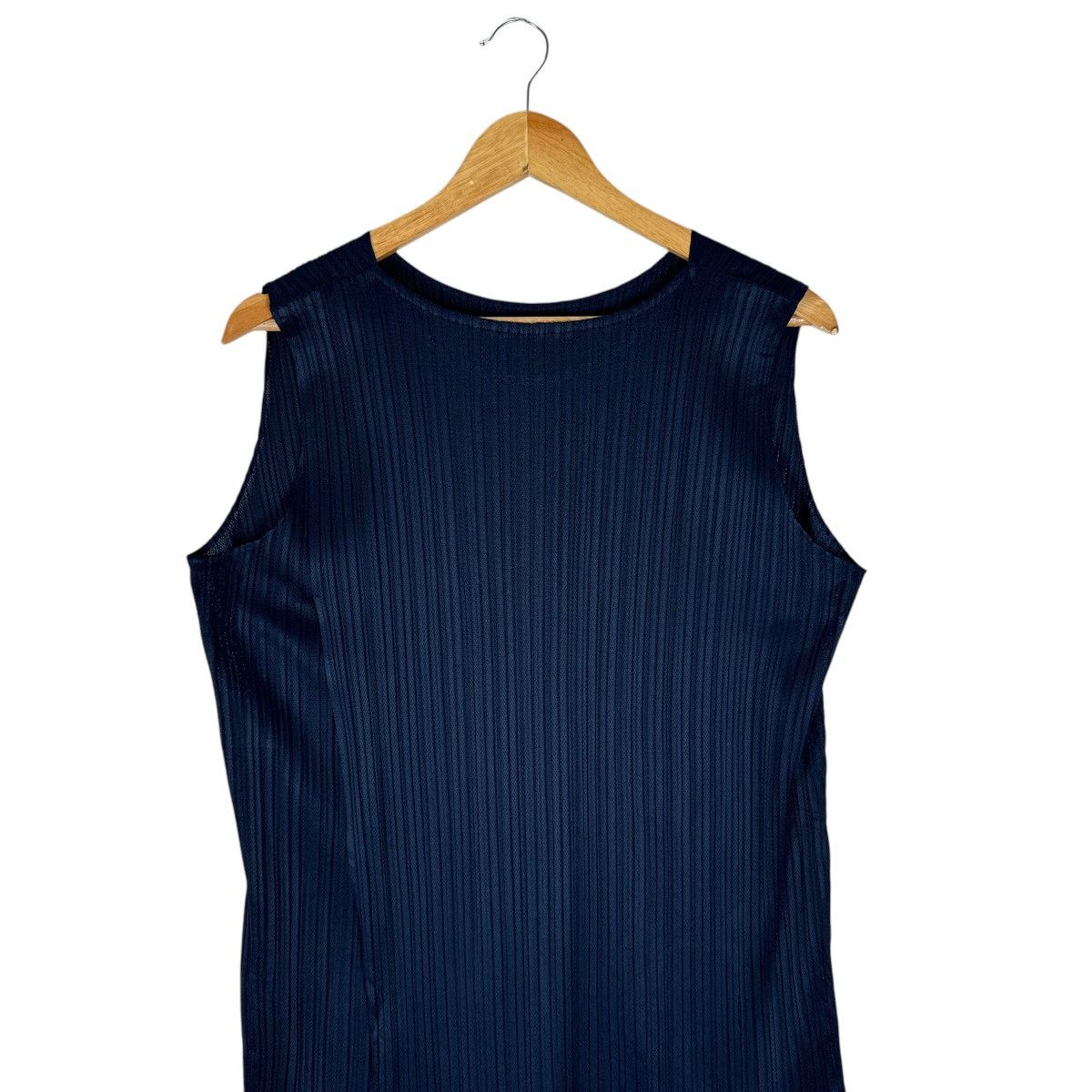 Issey Miyake × Pleats Please Issey Miyake ☀️ISSEY MIYAKE IS PLEATS TANK TOP SLEEVELESS Size L / US 10 / IT 46 - 4 Thumbnail