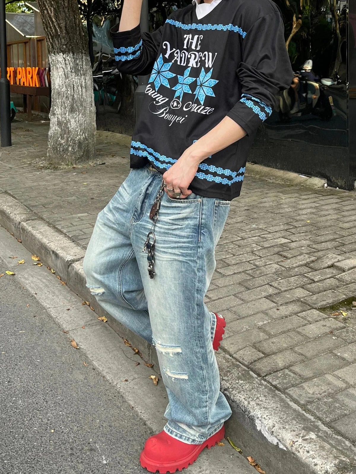 Vintage Whiskered Light Blue Loose Fit Distressed Denim Jeans Size US 30 / EU 46 - 5 Thumbnail