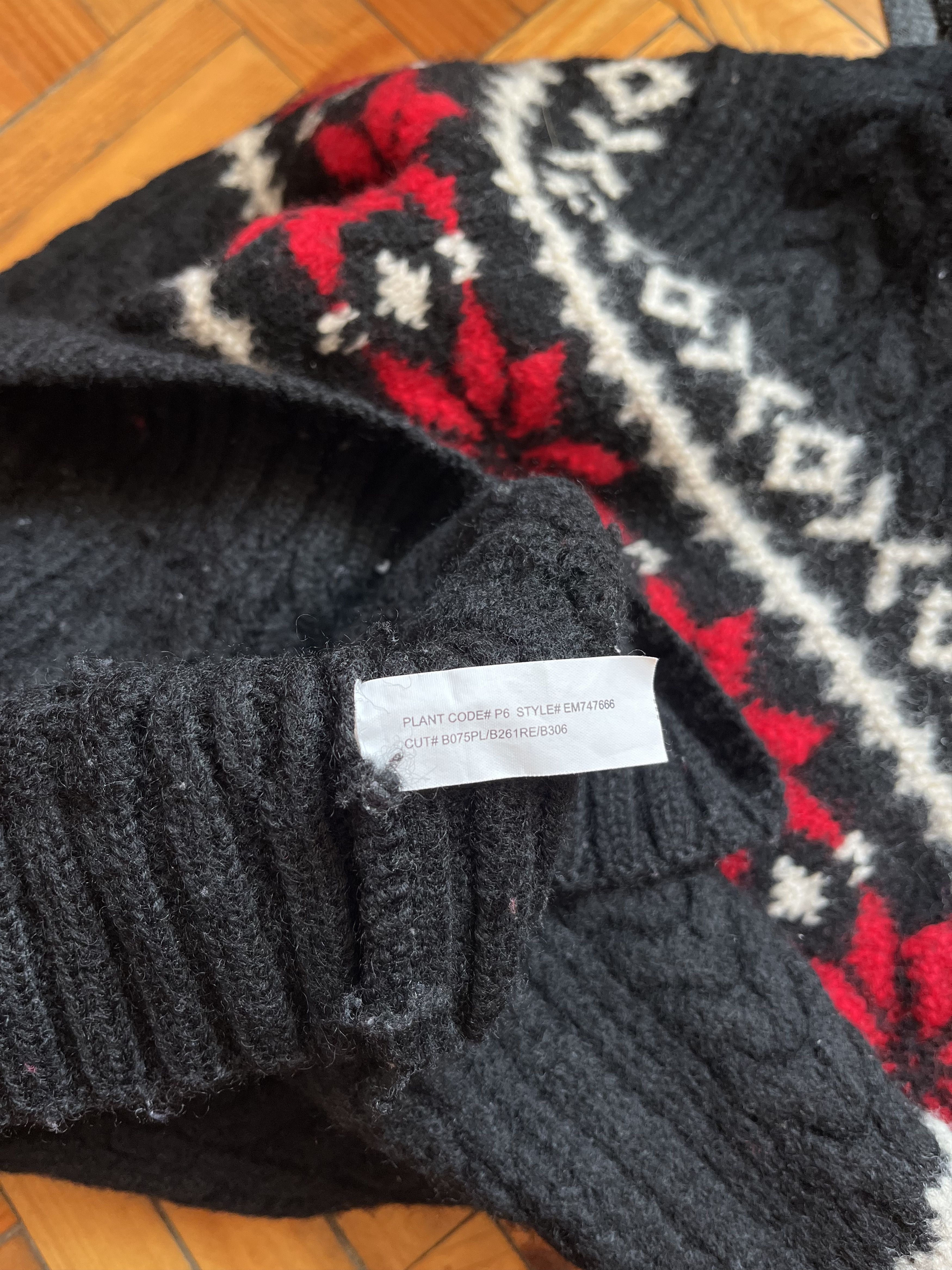Polo Ralph Lauren Vintage Polo Ralph Lauren Aztec Snowflake Sweater Hand Knit Size S / US 4 / IT 40 - 5 Thumbnail