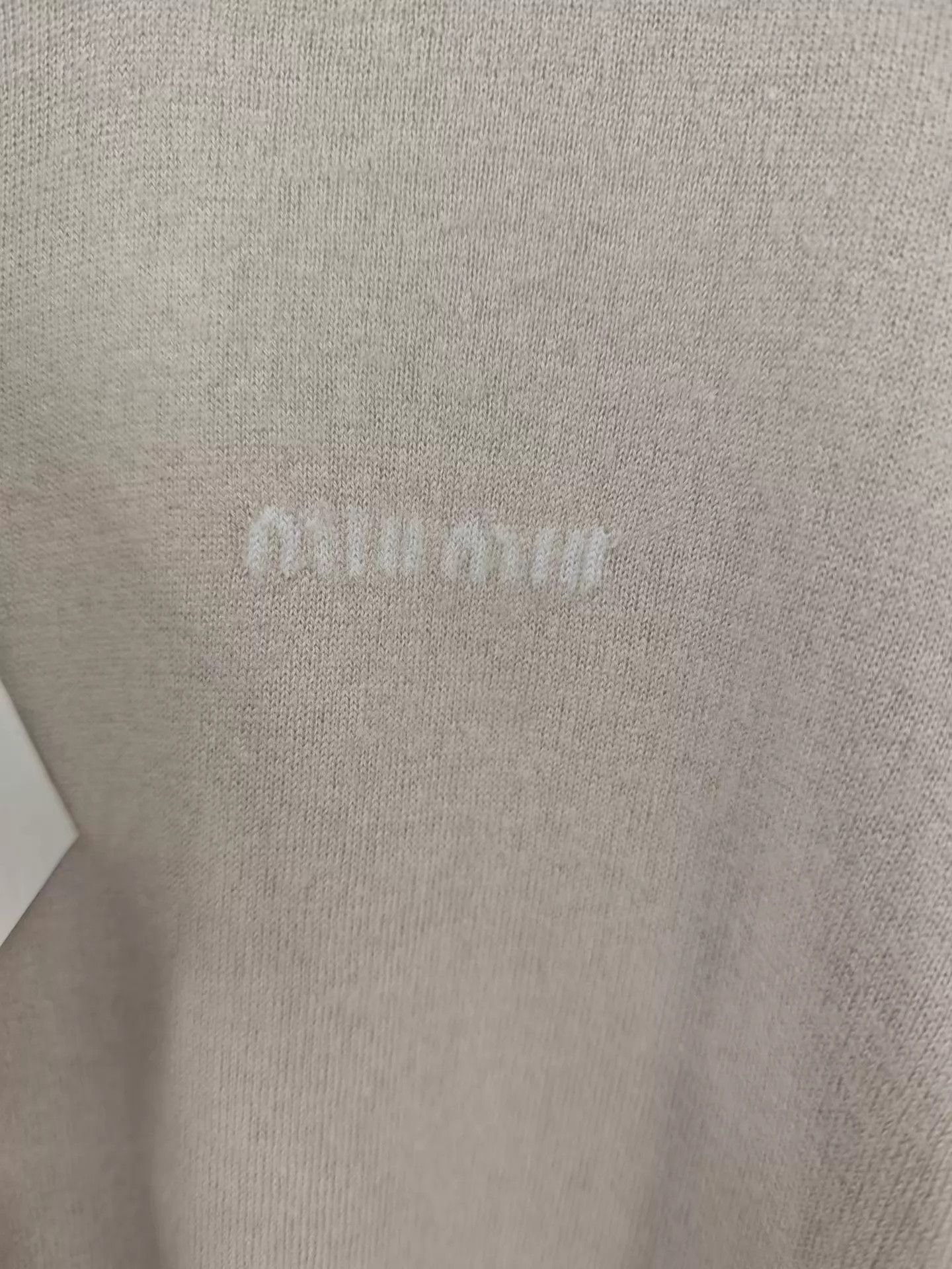 Miu Miu MIU MIU Women's Snow White Cashmere Crew Logo Slim Sweater36 Size XS / US 0-2 / IT 36-38 - 3 Thumbnail