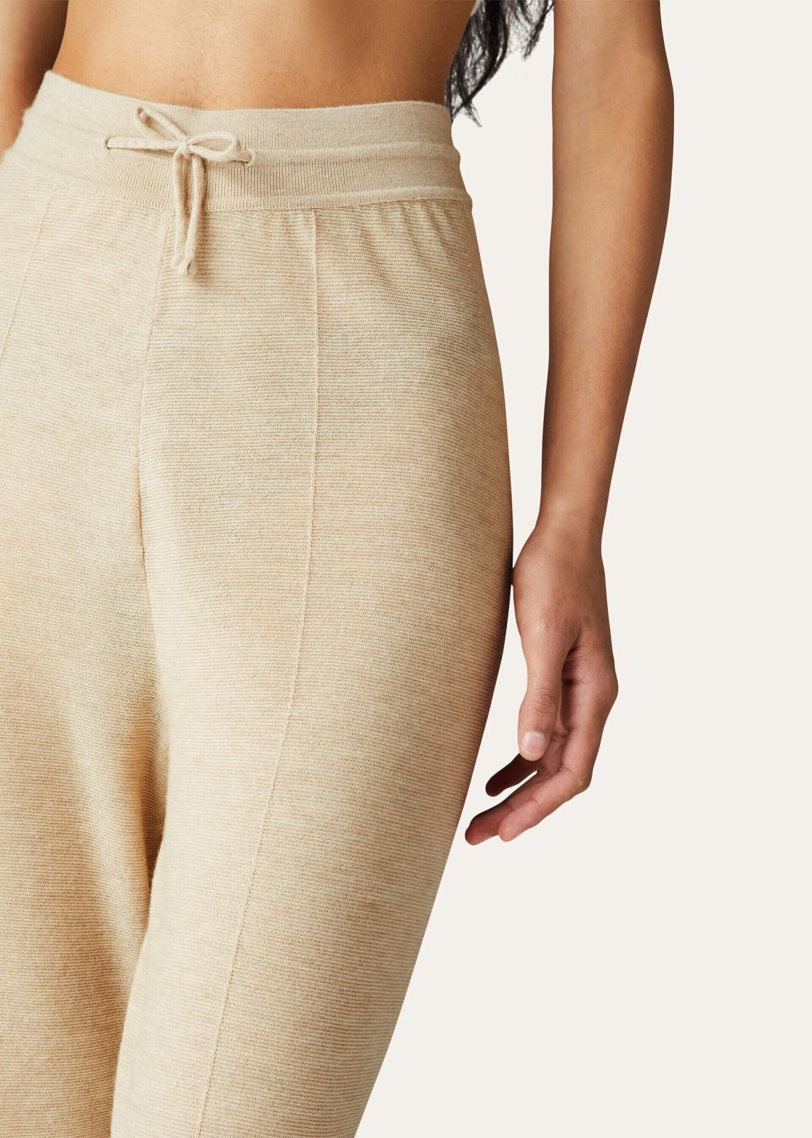 Loro Piana o1srvl11e1124 Cocooning Regular-Fit Cropped Joggers in Beige Size 26" / US 2 / IT 38 - 6 Thumbnail