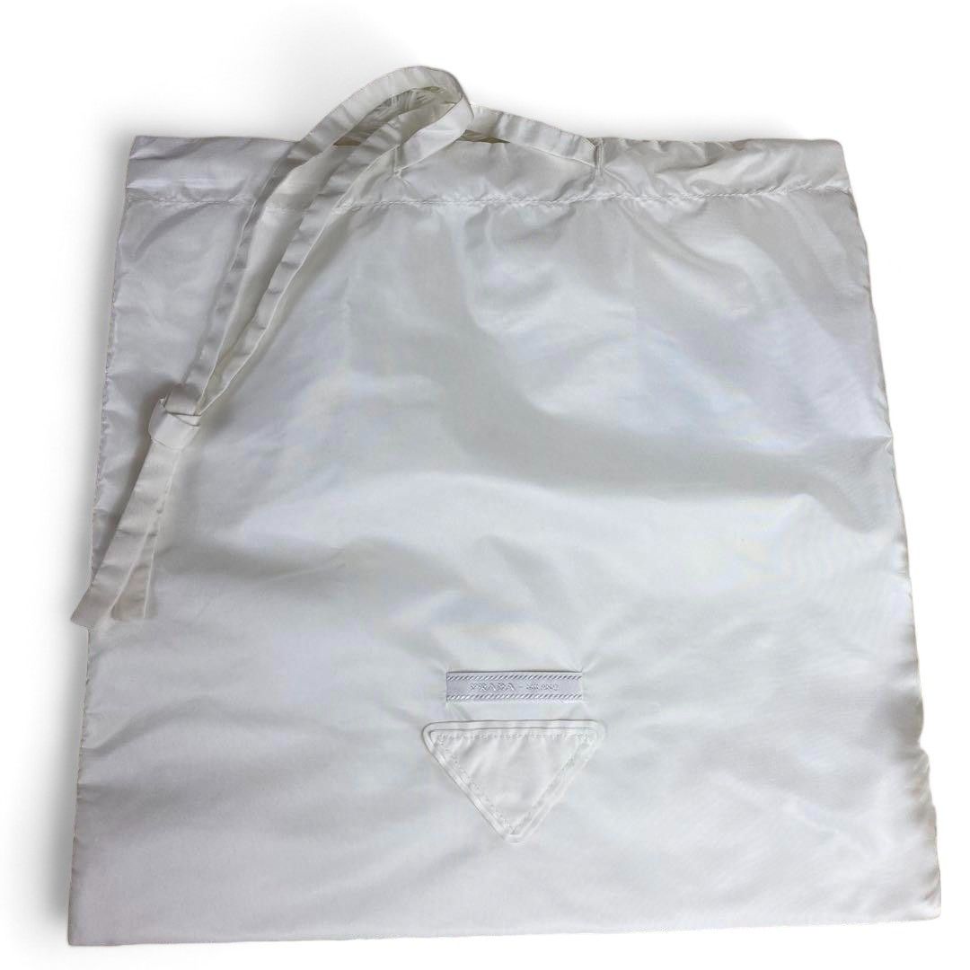 Prada Prada - L white nylon rainjacket summer triangle logo plate Size US L / EU 52-54 / 3 - 13 Thumbnail