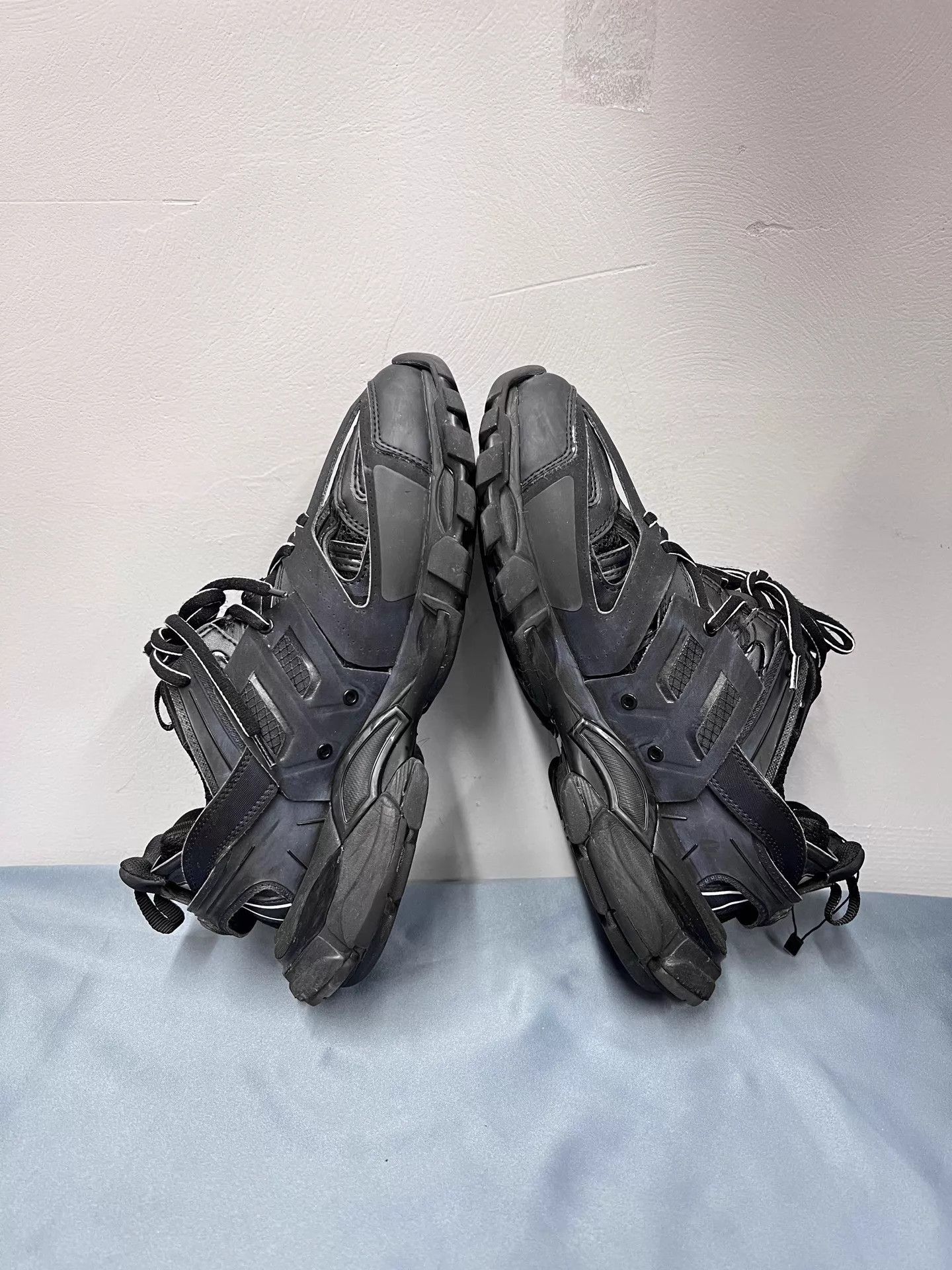 Balenciaga Balenciaga Track Vintage Black Low Dad Shoe 38 Size US 7.5 / IT 37.5 - 5 Thumbnail