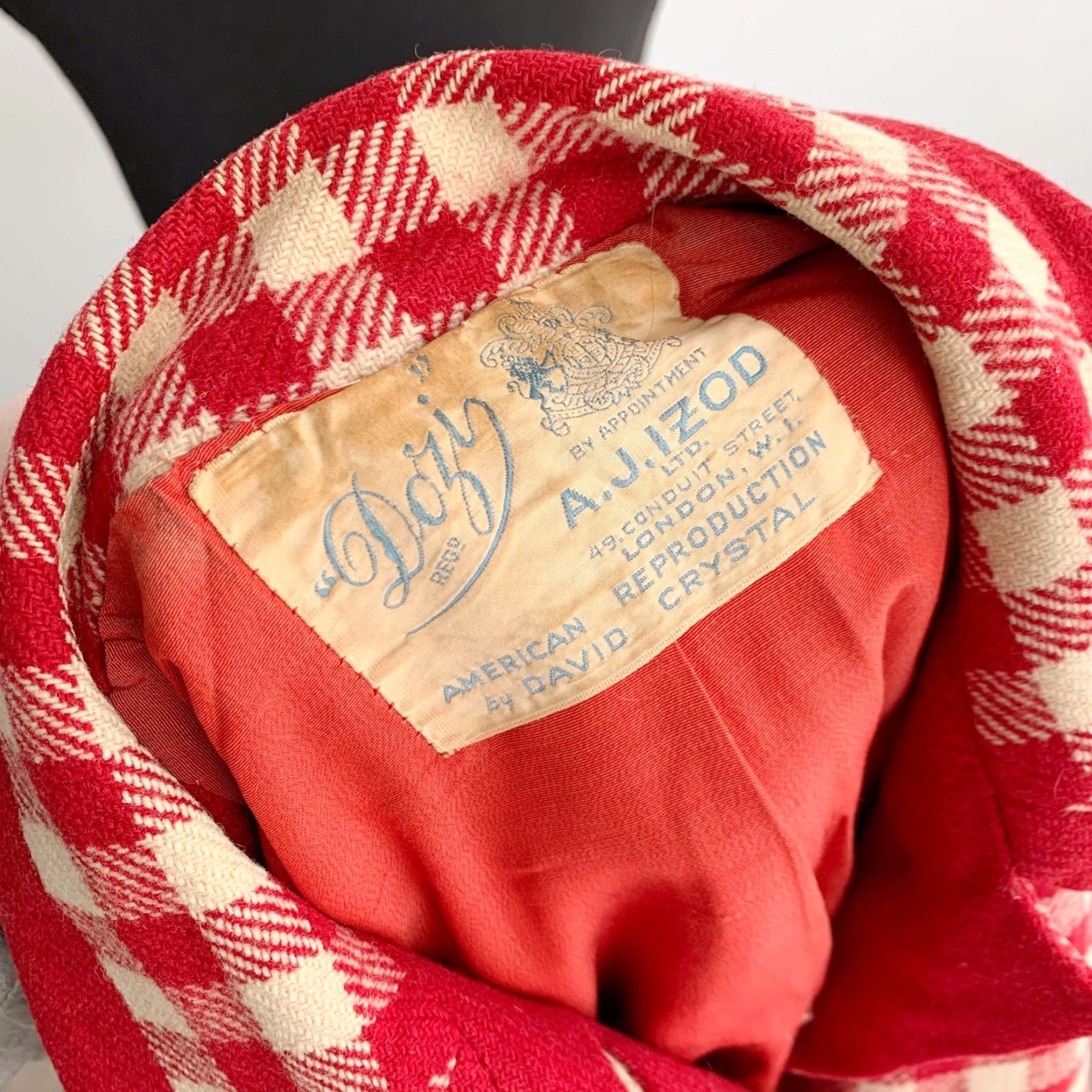 Izod VINTAGE A.J. Izod Red Checked Wool David Crystal Jacket Blazer 100% Wool Suit Jacket Bust 37" Mens Size M / US 6-8 / IT 42-44 - 7 Thumbnail
