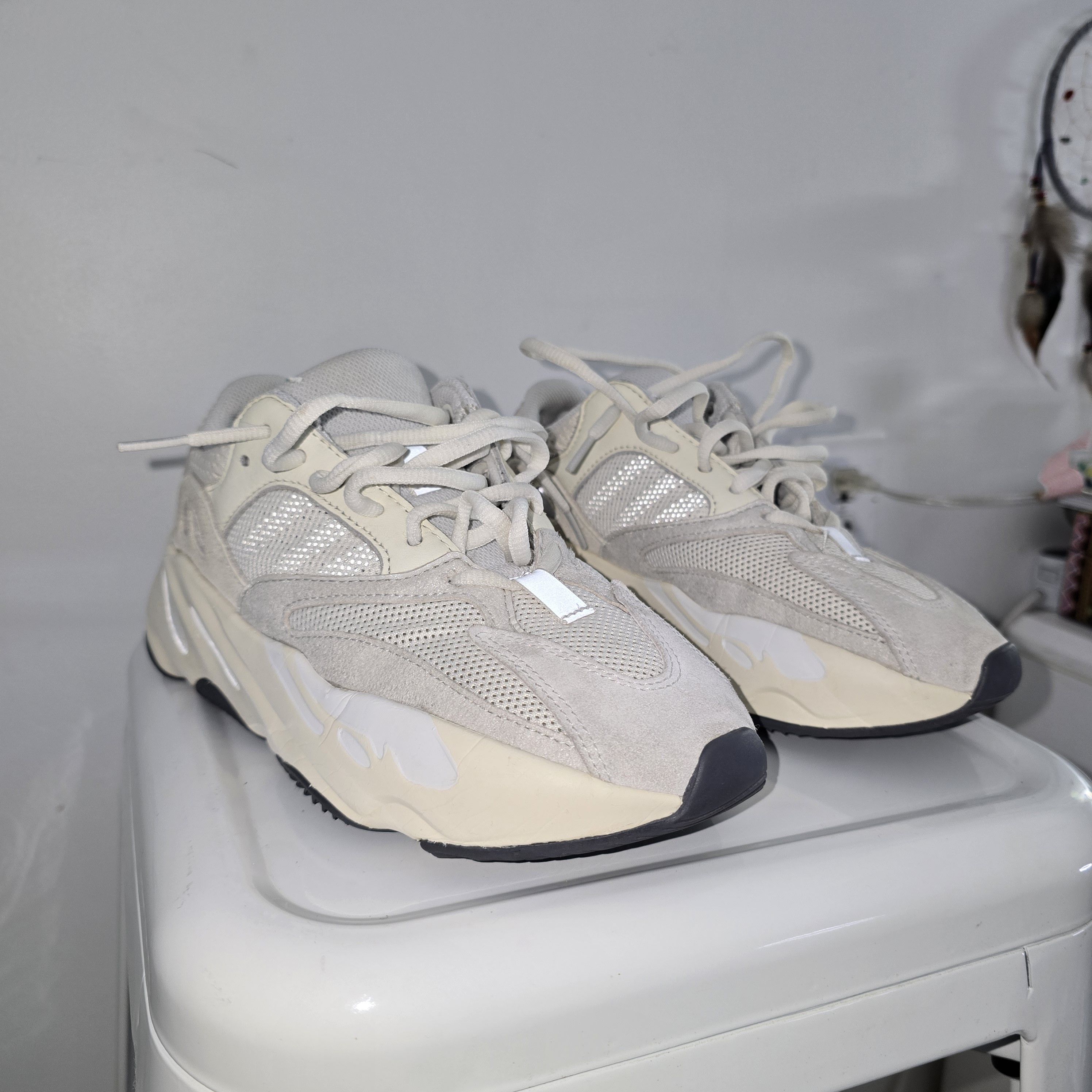 Adidas × Kanye West Yeezy 700 Analog Size 6 Size US 6 / EU 39 - 5 Thumbnail