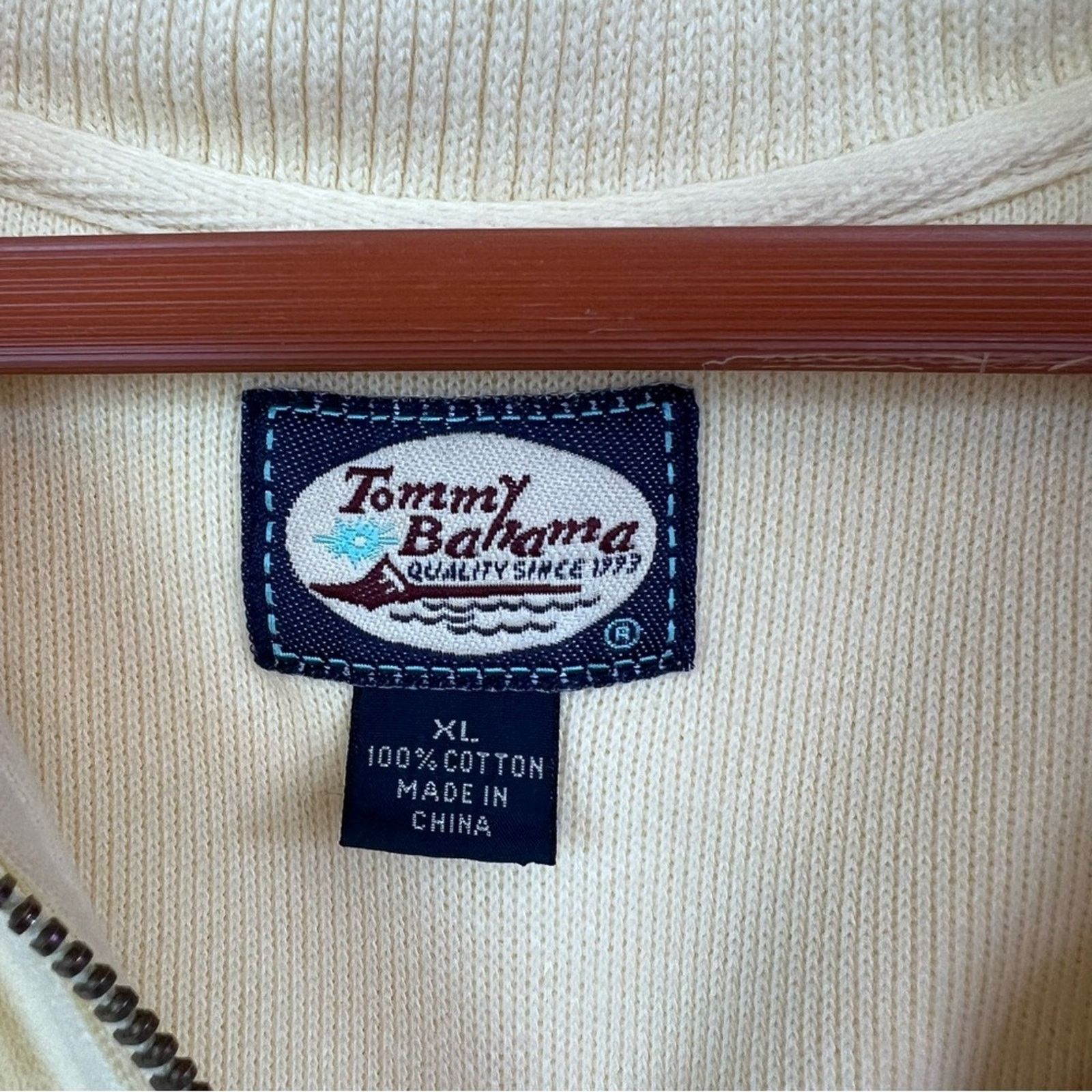 Tommy Bahama Tommy Bahama Yellow Logo Pullover Sweater Men’s Size XL Size US XL / EU 56 / 4 - 11 Thumbnail