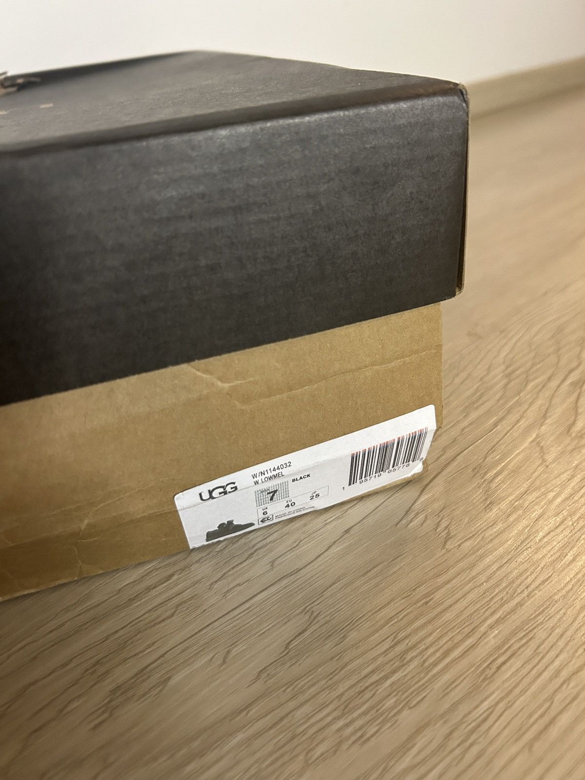Ugg Ugg Lowmel, size 40, new Size US 9 / IT 39 - 7 Thumbnail