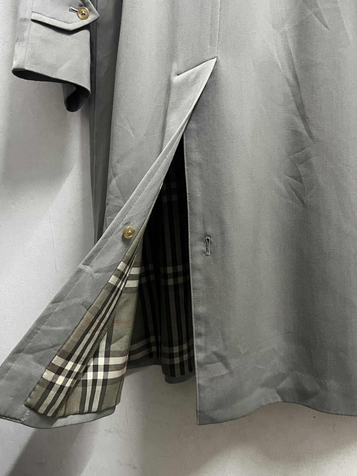Burberry BURBERRYS TRENCH COAT HOMME KAKI VINTAGE Soft wool Size US L / EU 52-54 / 3 - 9 Thumbnail