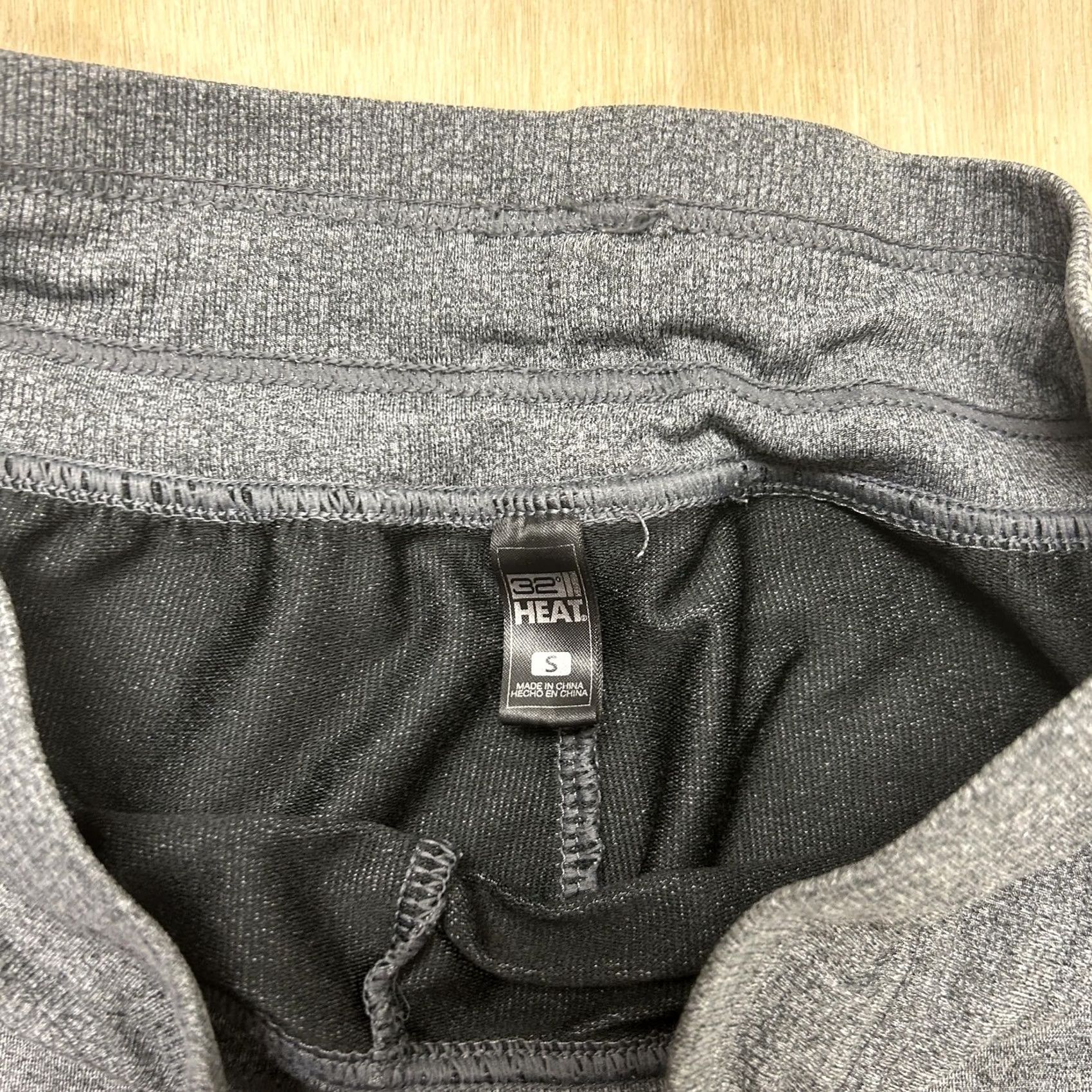 Vintage 32 Degrees Heat Mens Small Gray Knit Joggers Elastic Waist Pockets Sweatpants Knit Pants Casual Activewear Winter Tapered Ribbed Cuffs Size US 29 - 2 Thumbnail